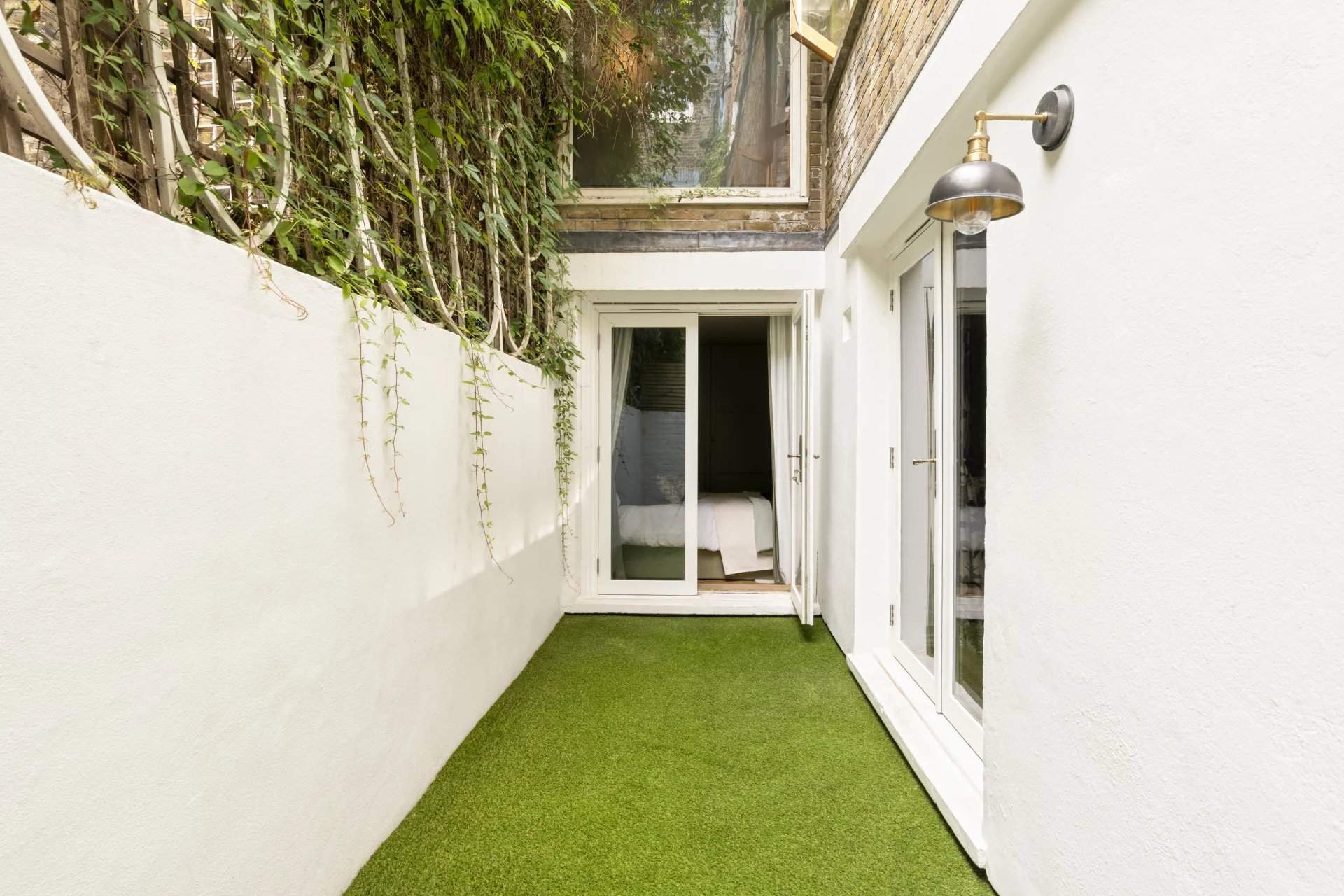 London  - Apartment 2 Bedrooms - picture 12