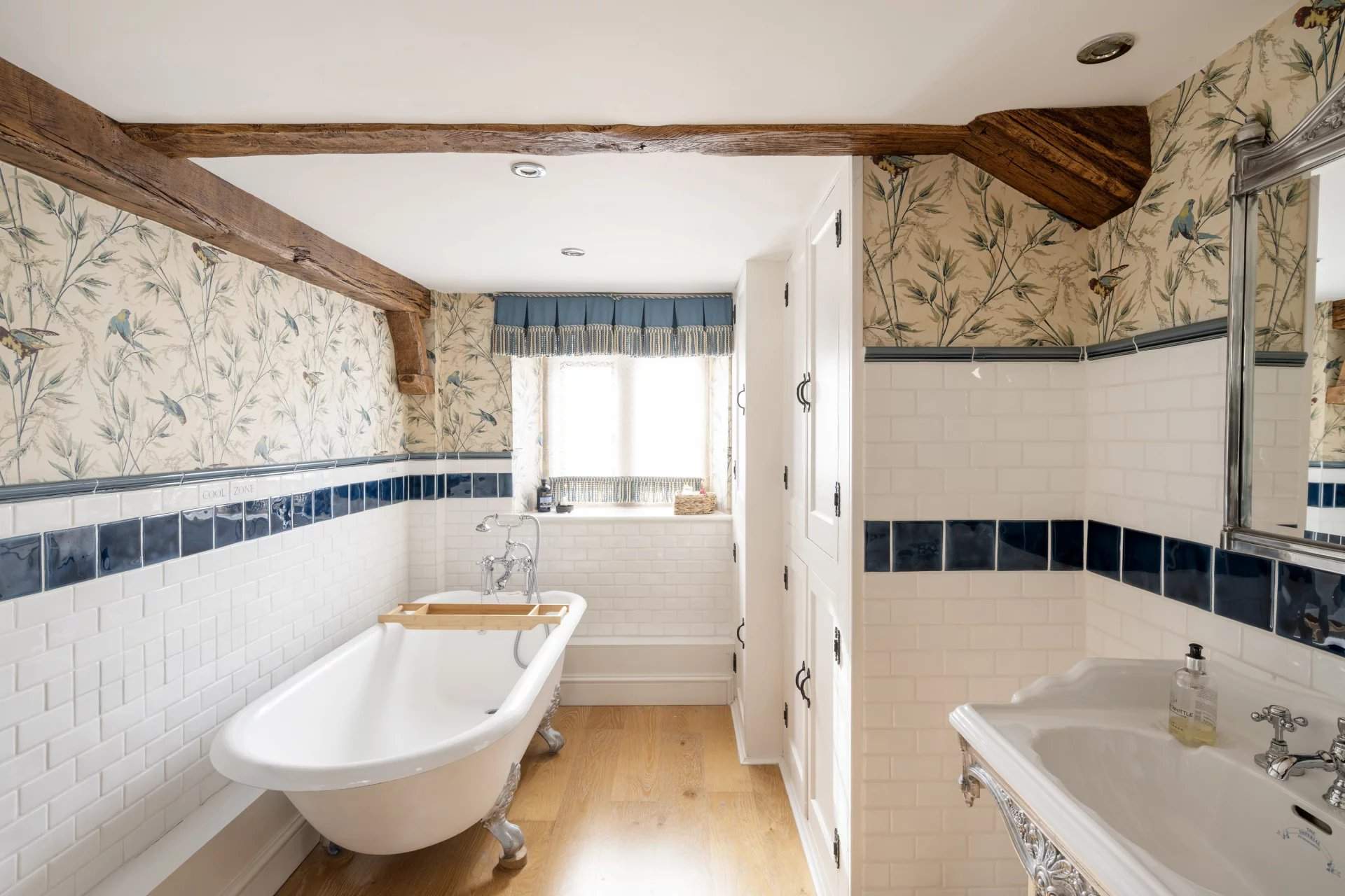 Bourton House, Cotswolds picture 14