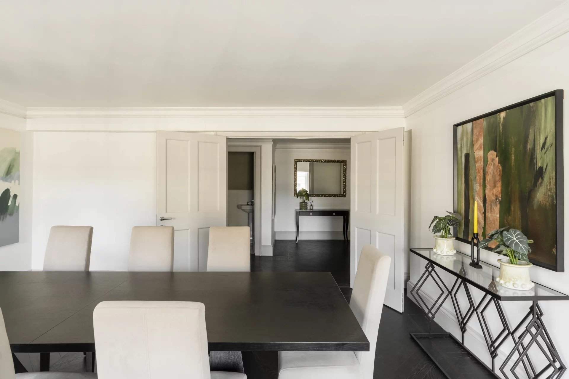 London  - Apartment 2 Bedrooms - picture 4