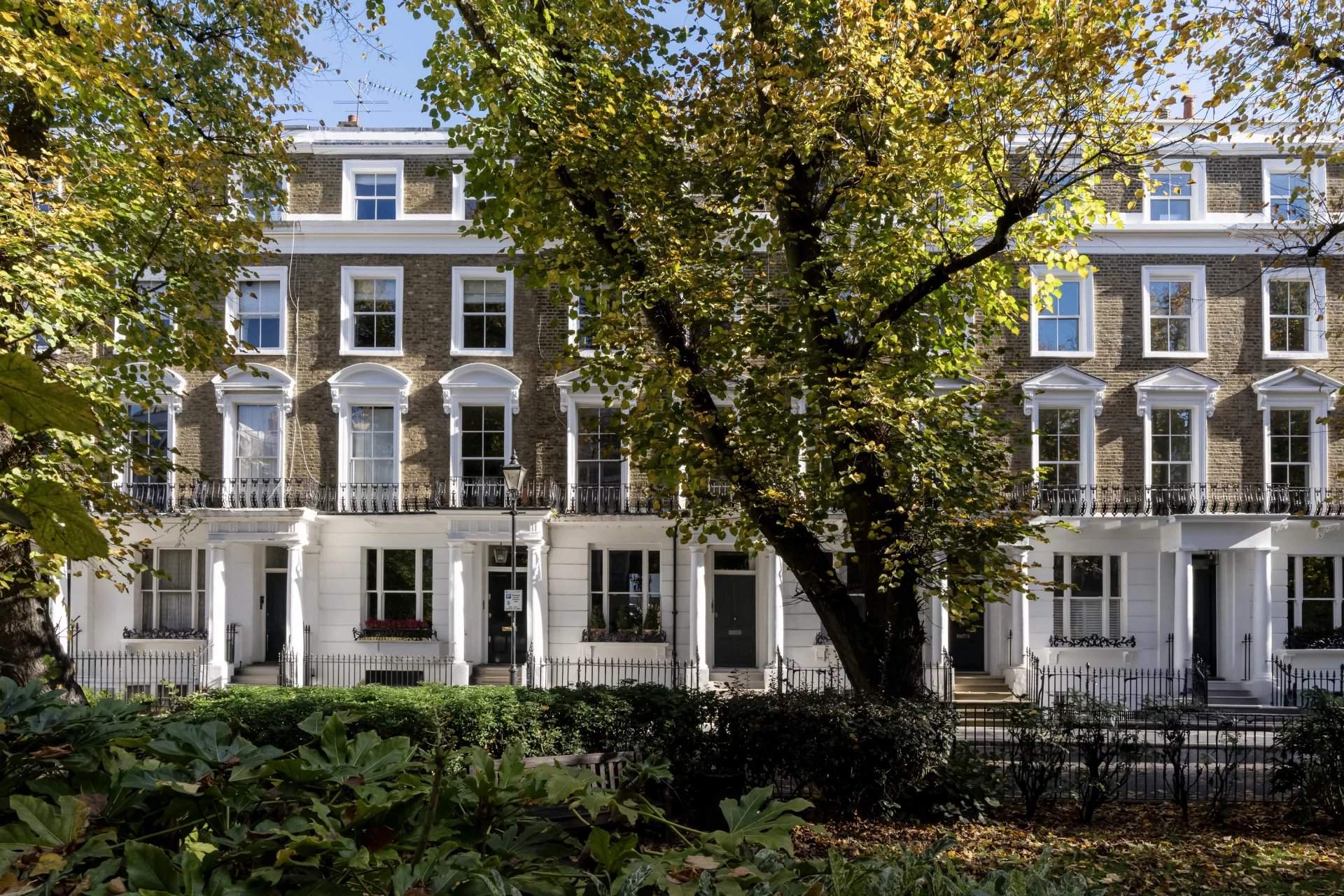 London  - Apartment 2 Bedrooms - picture 3