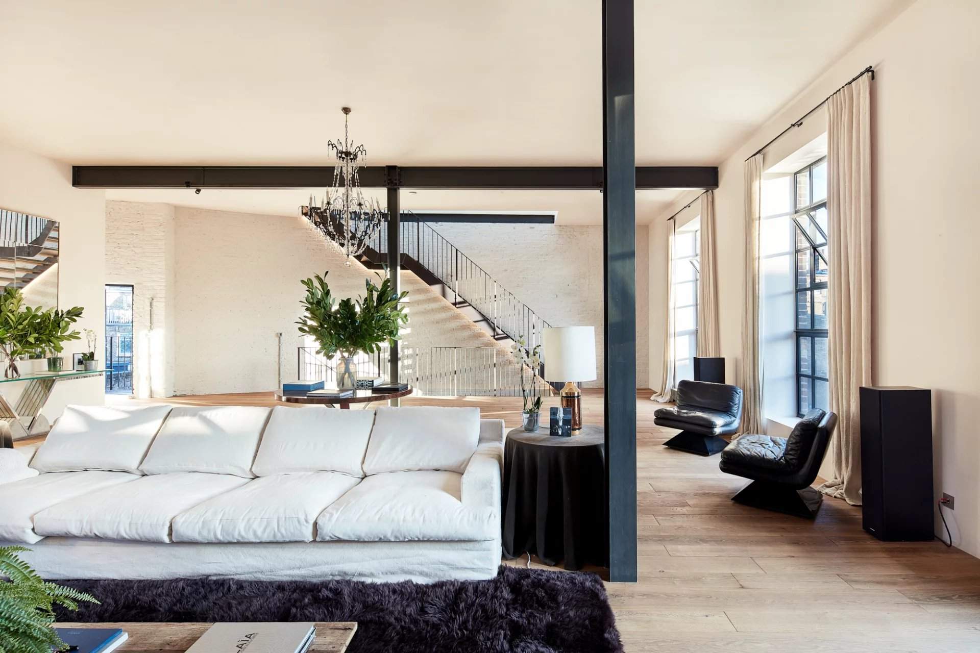 London  - House 5 Bedrooms - picture 9