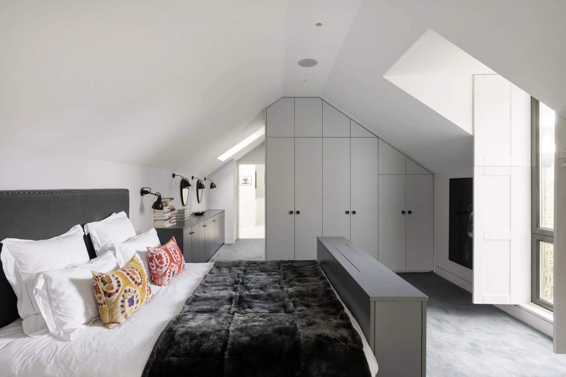 London  - House 5 Bedrooms - picture 10
