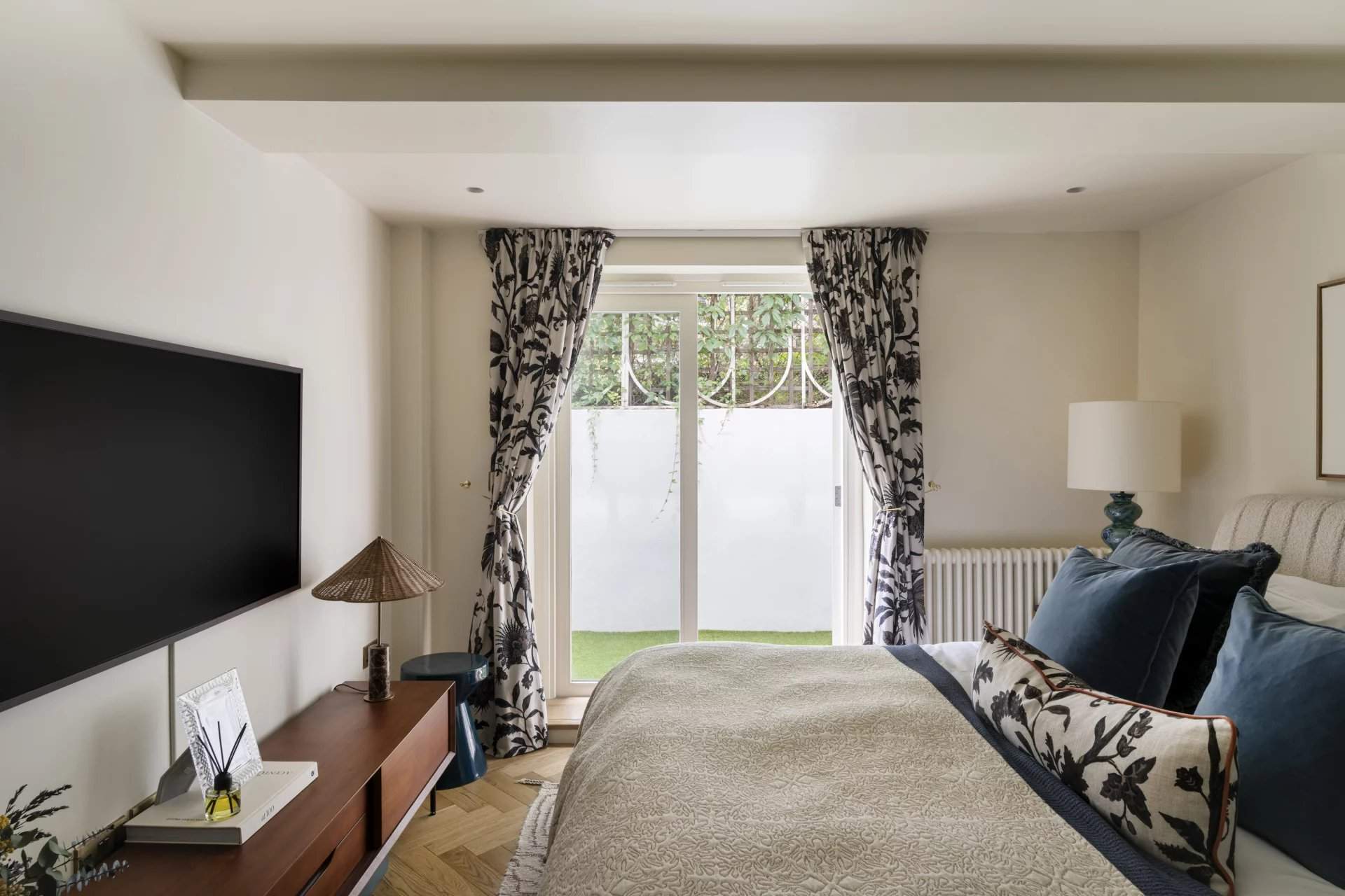 London  - Apartment 2 Bedrooms - picture 9