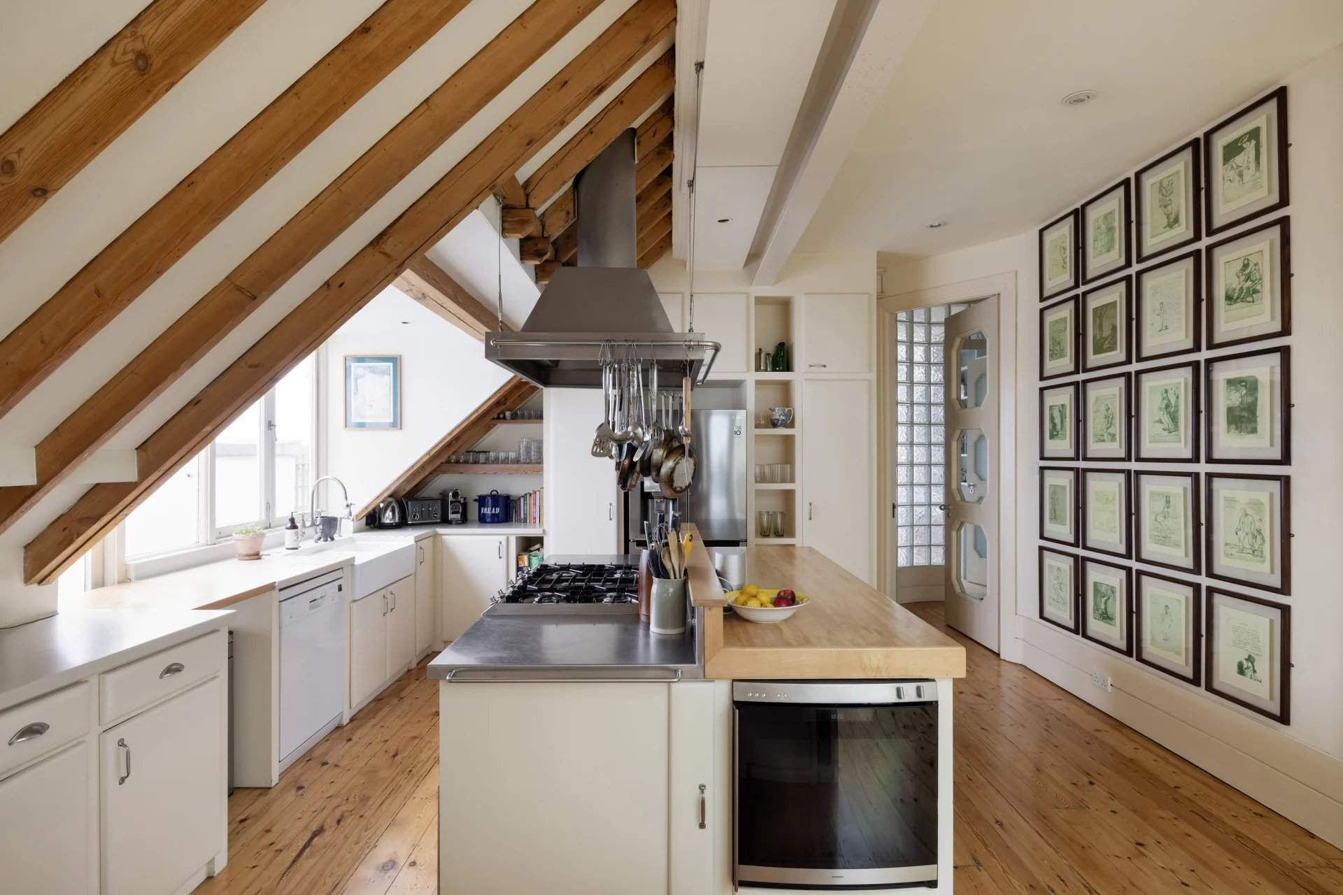 London  - Apartment 3 Bedrooms - picture 8