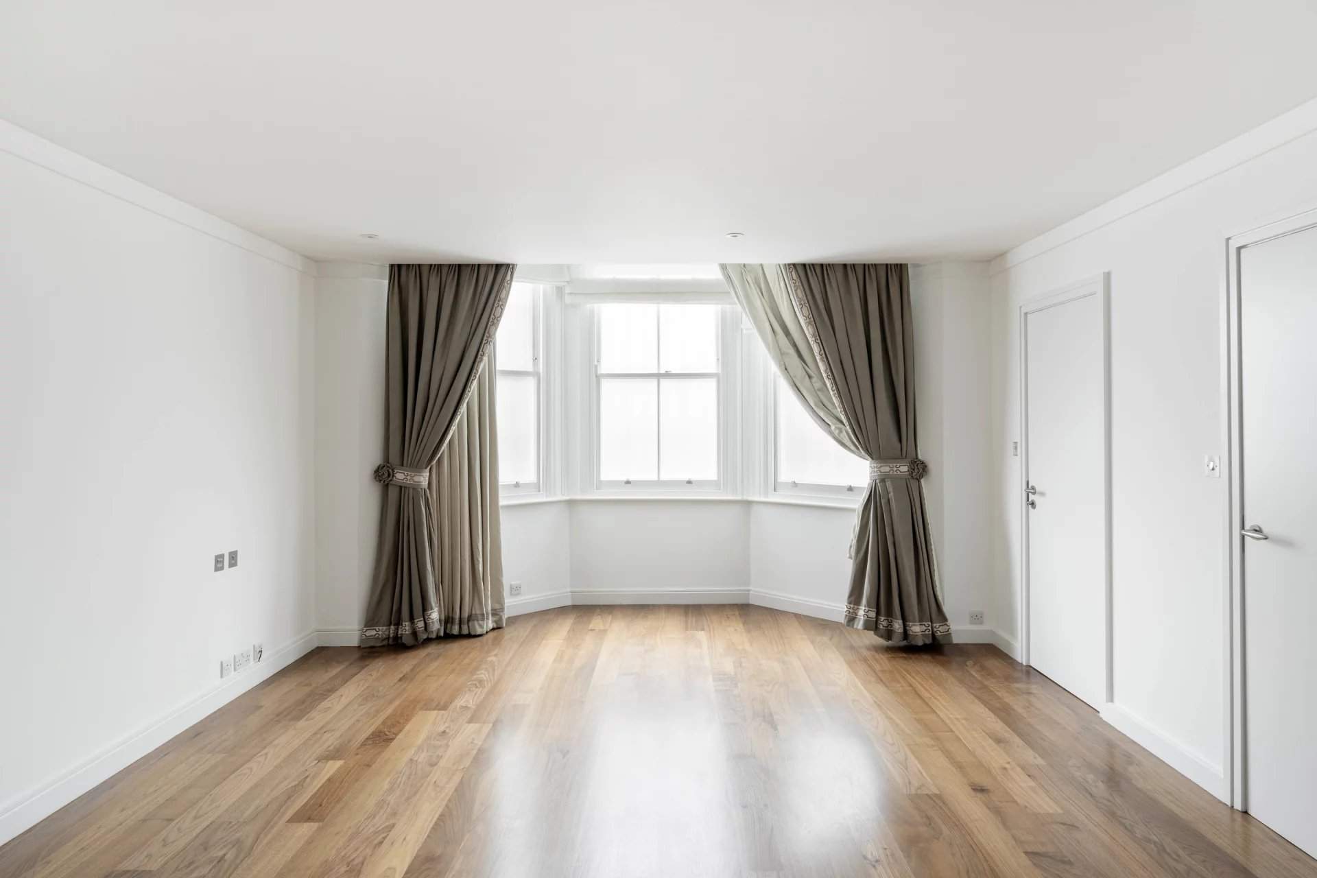 London  - Apartment 3 Bedrooms - picture 9