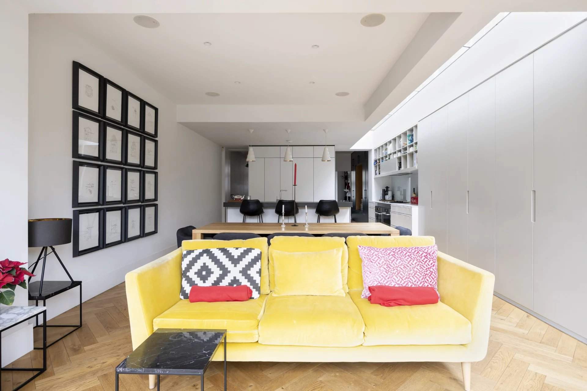 London  - House 5 Bedrooms - picture 6