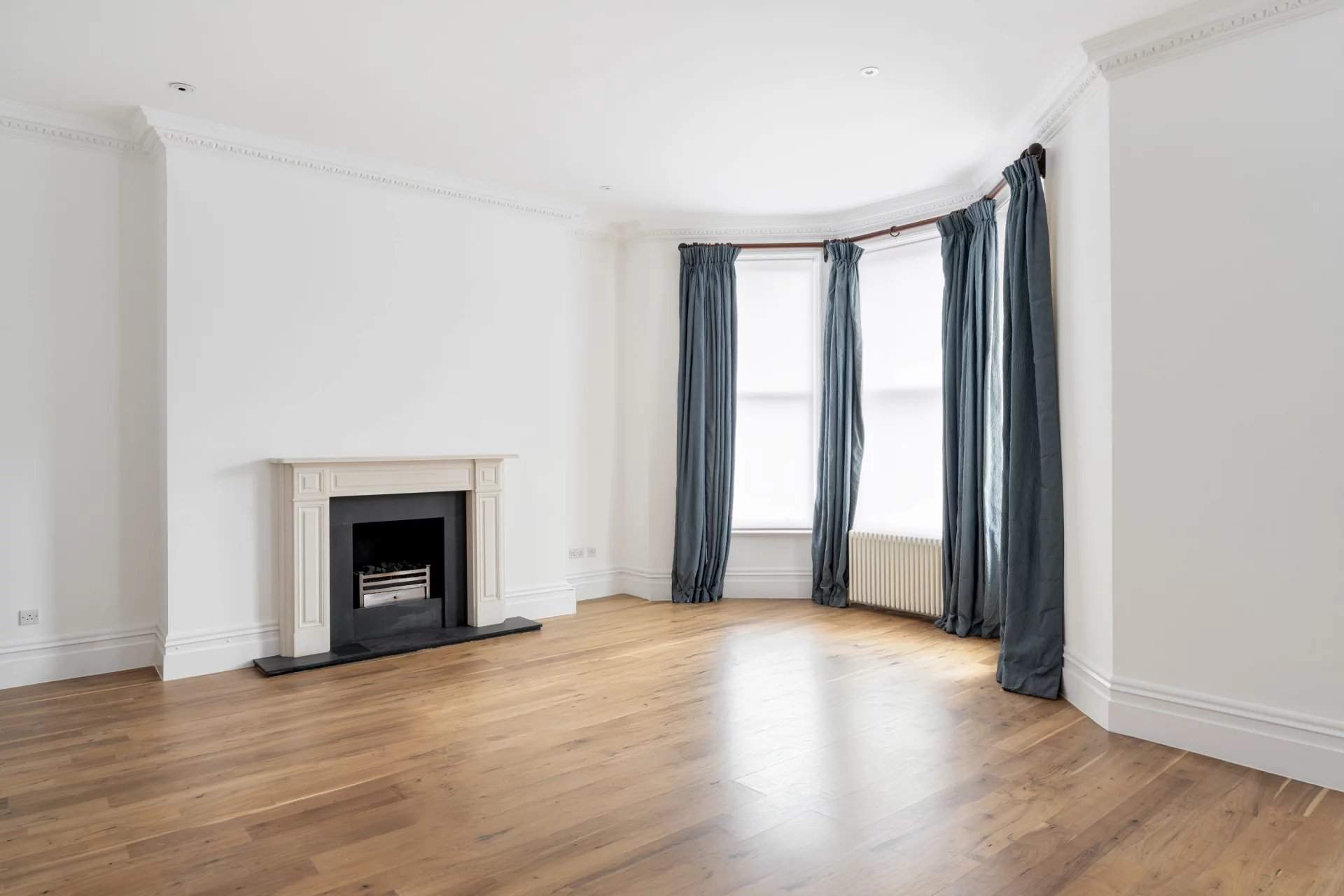 London  - Apartment 3 Bedrooms - picture 3