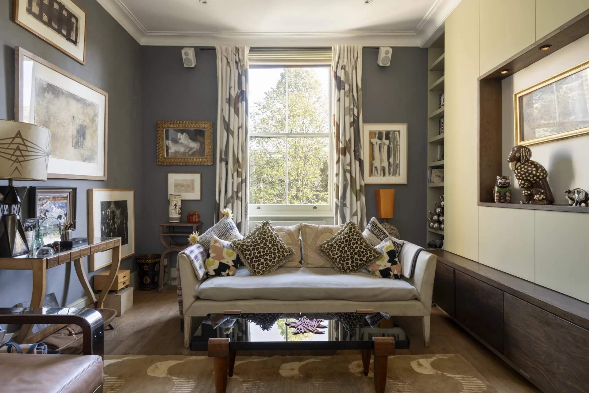 London  - House 5 Bedrooms - picture 8