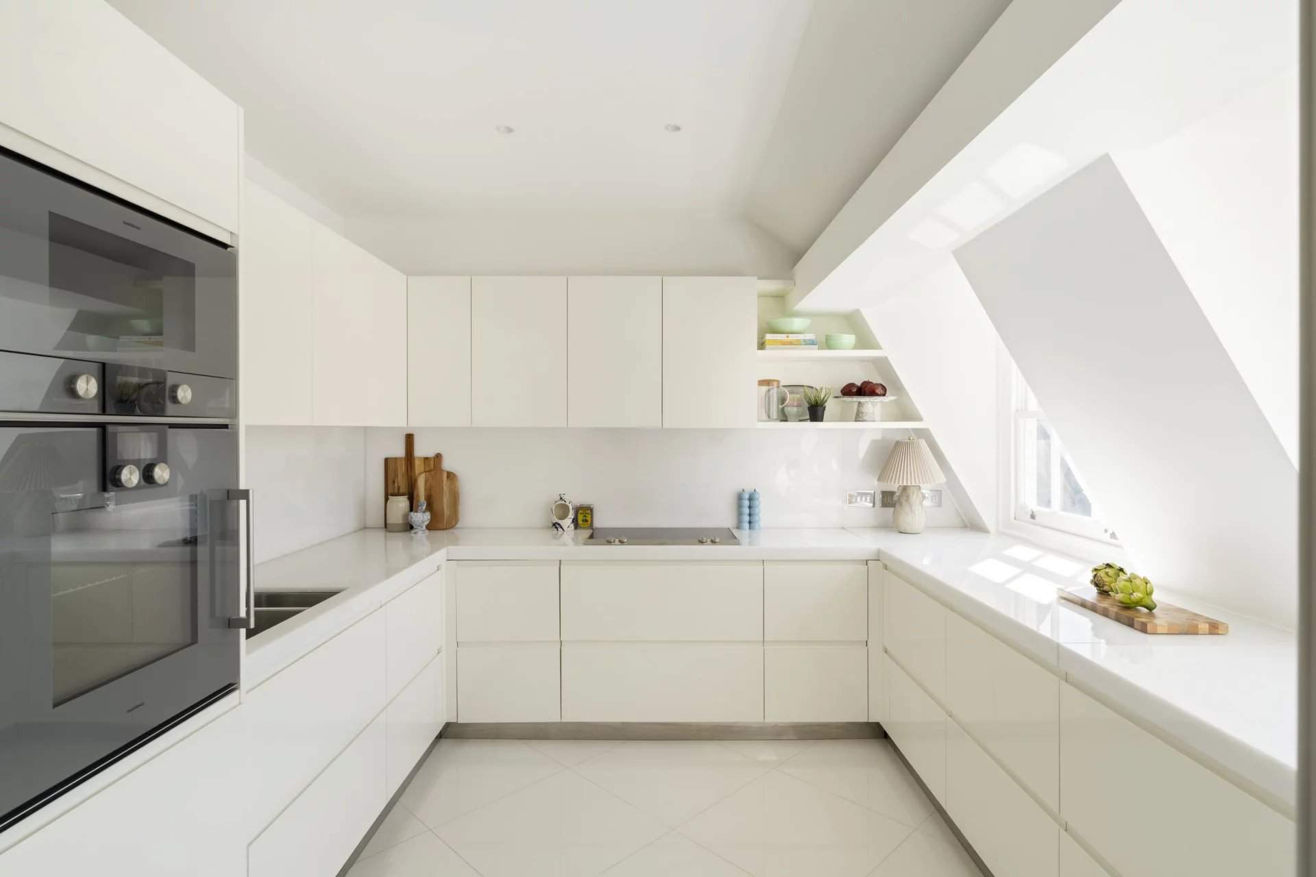 London  - Apartment 2 Bedrooms - picture 9