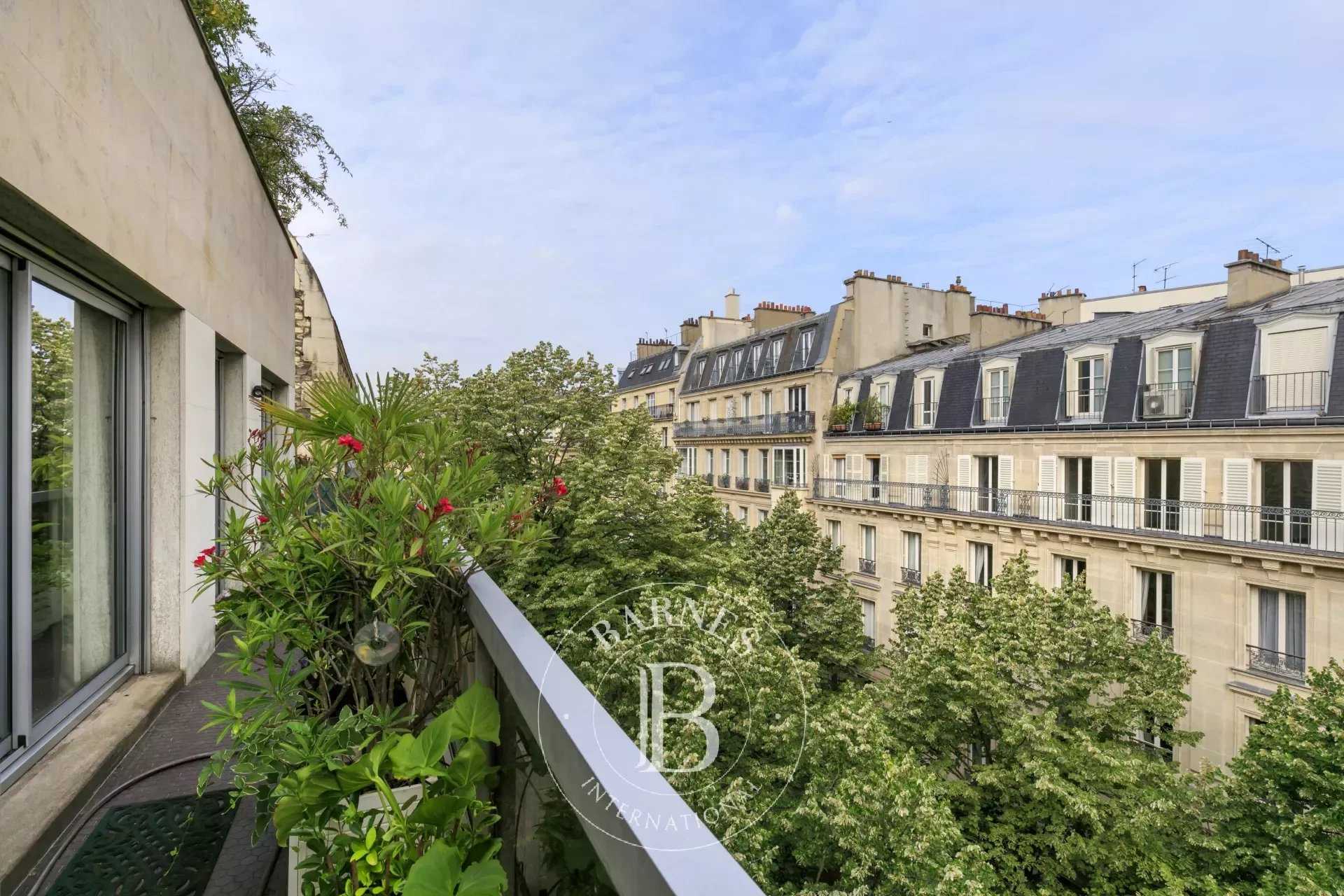 Paris  - Appartement 4 Pièces 2 Chambres