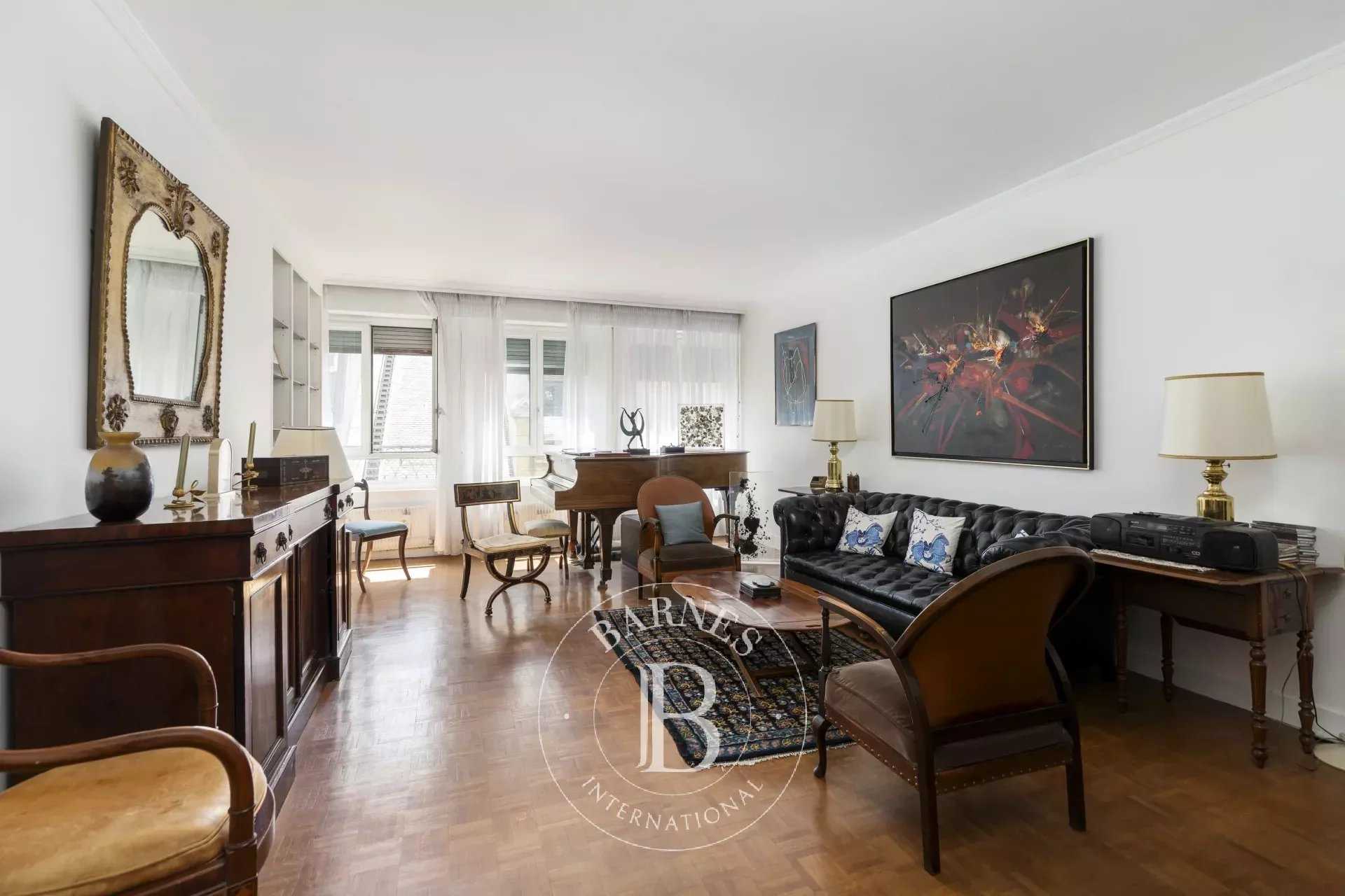 Paris  - Appartement 3 Pièces 2 Chambres