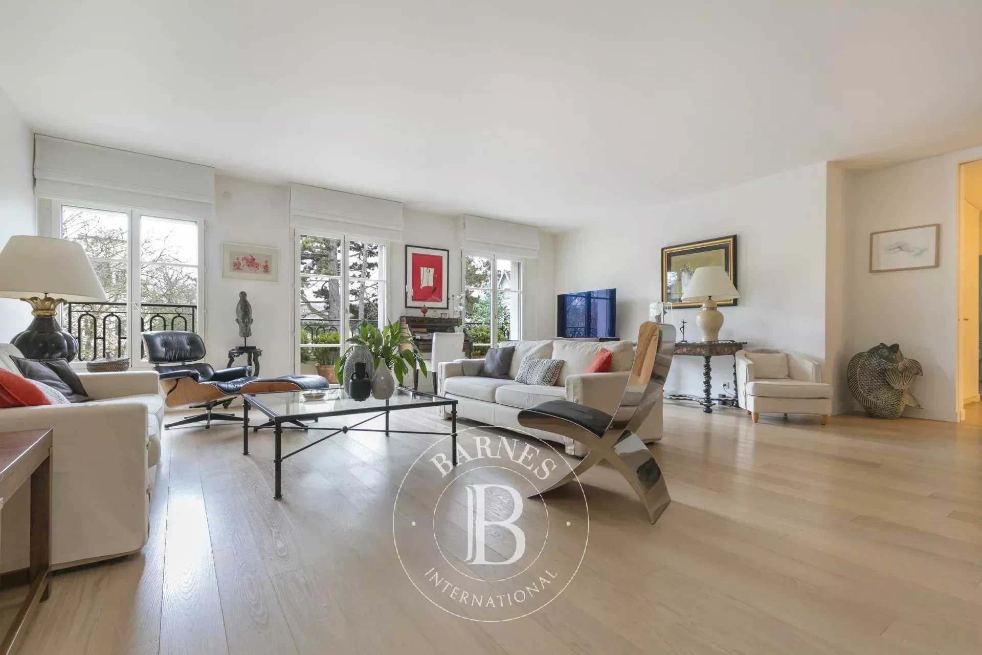 Saint-Cloud  - Apartment 