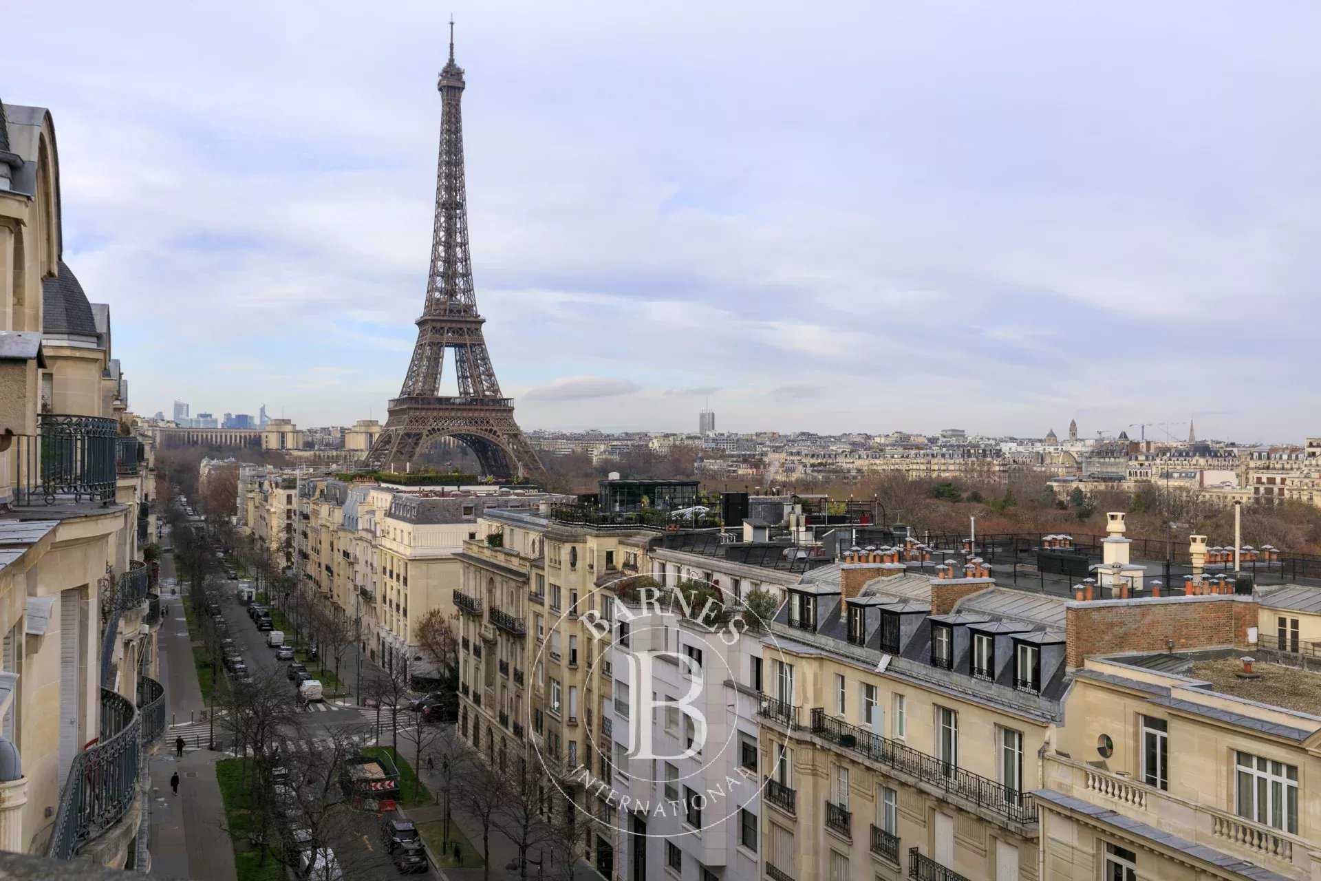 Paris  - Appartement 5 Pi&egrave;ces, 1 Chambre