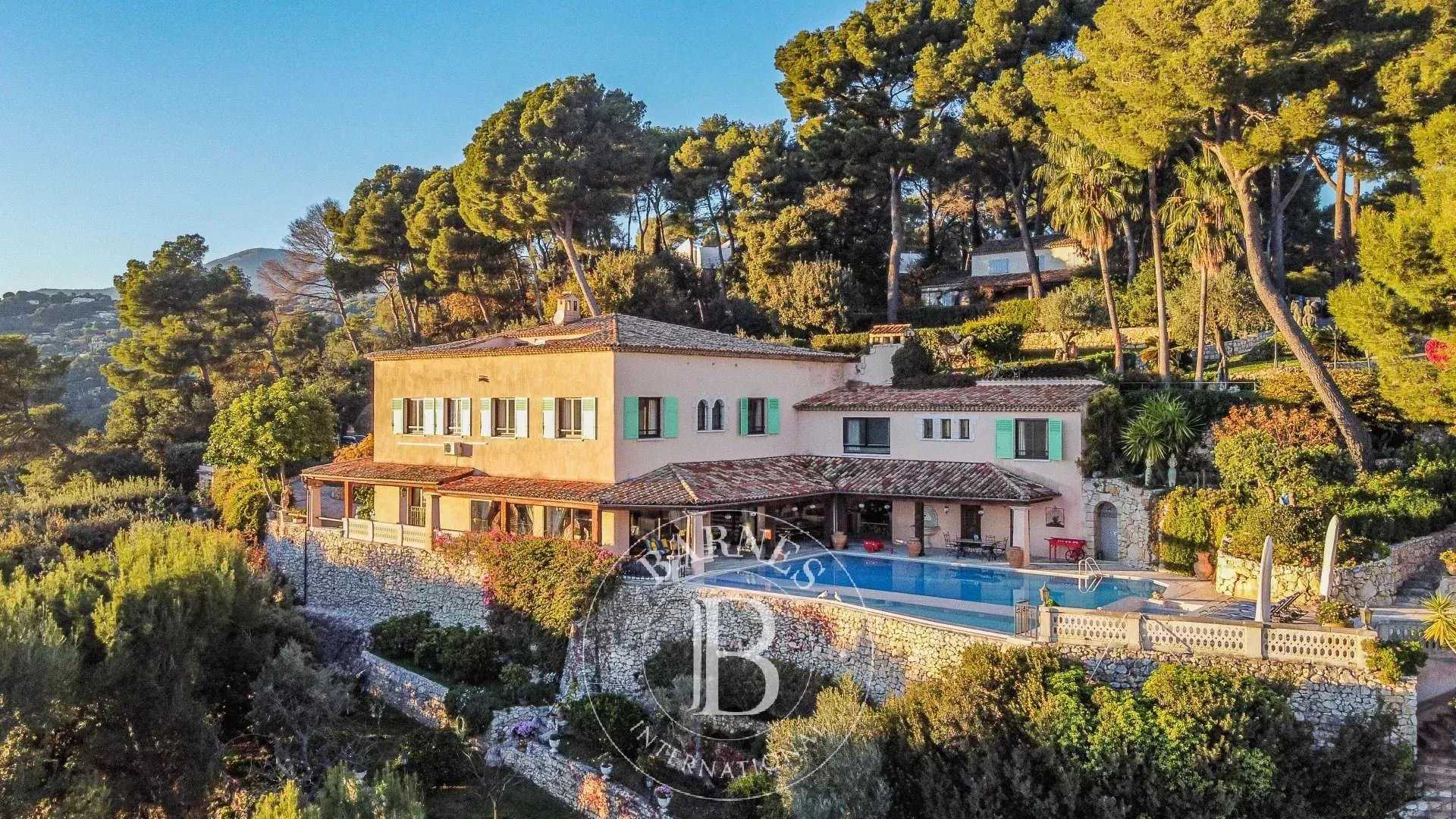 Saint-Paul-de-Vence  - Property 7 Bedrooms