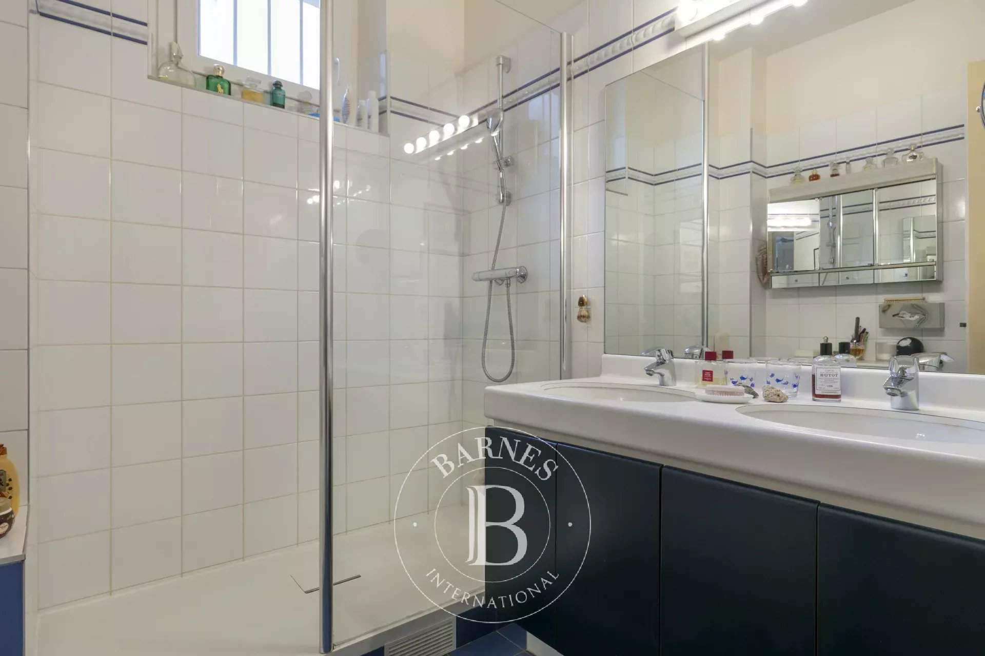 Paris  - Appartement 5 Pi&egrave;ces, 1 Chambre - picture 12