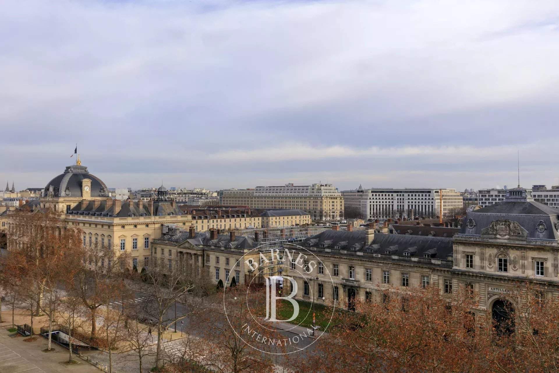 Paris  - Appartement 5 Pi&egrave;ces, 1 Chambre - picture 2