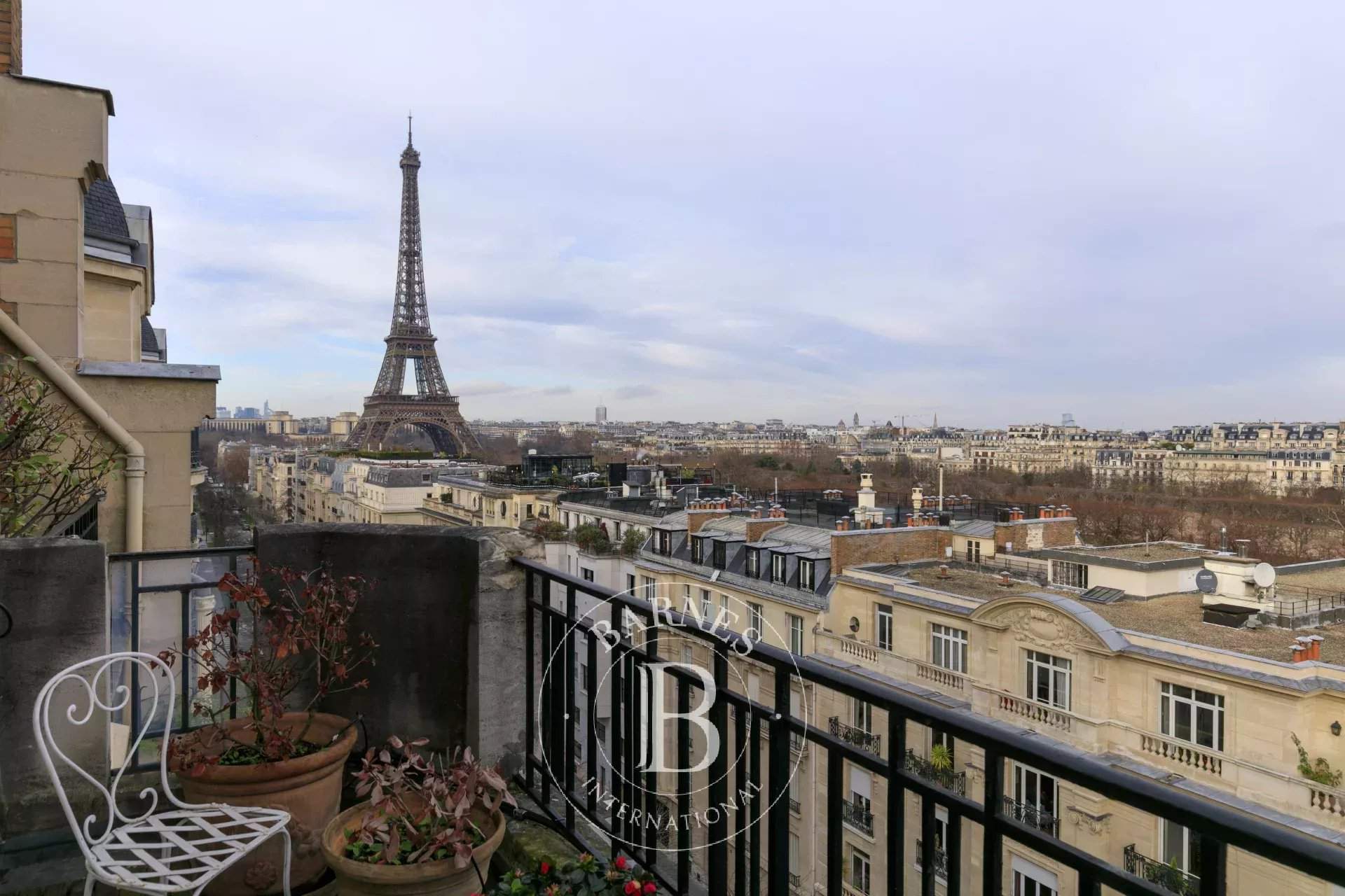 Paris  - Appartement 5 Pi&egrave;ces, 1 Chambre - picture 1