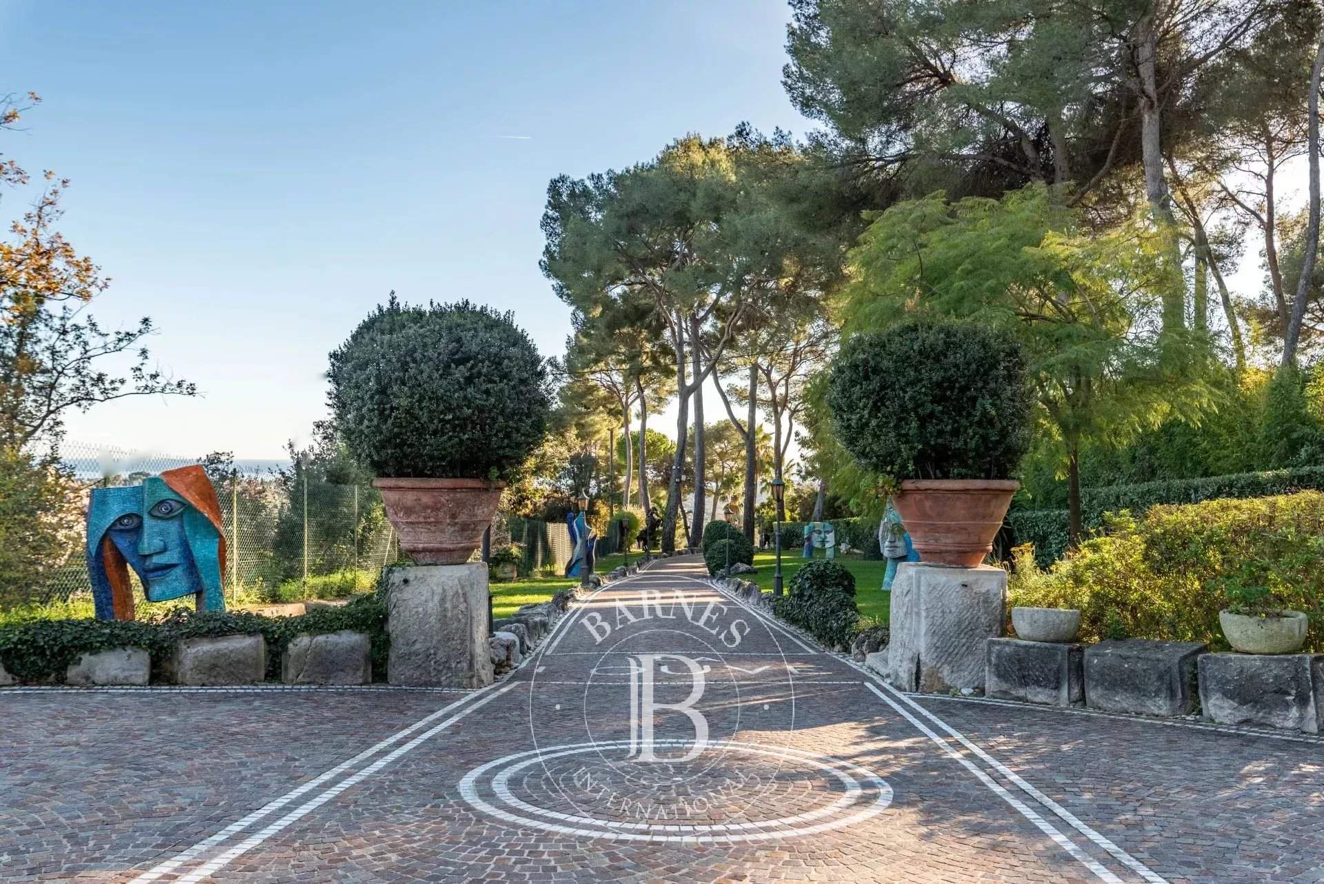 Saint-Paul-de-Vence  - Property 7 Bedrooms - picture 2
