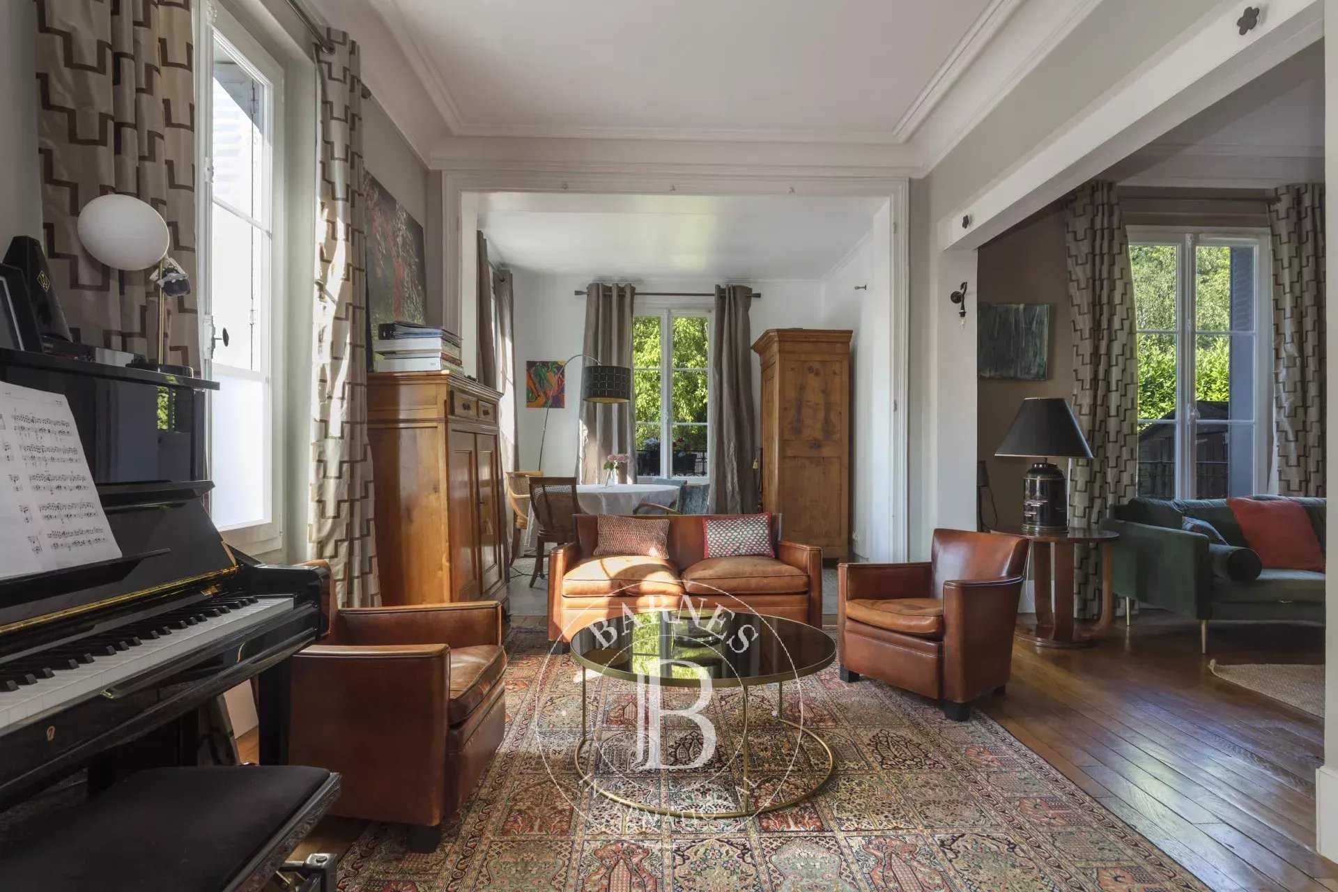 Guyancourt  - Maison 7 Pi&egrave;ces 4 Chambres