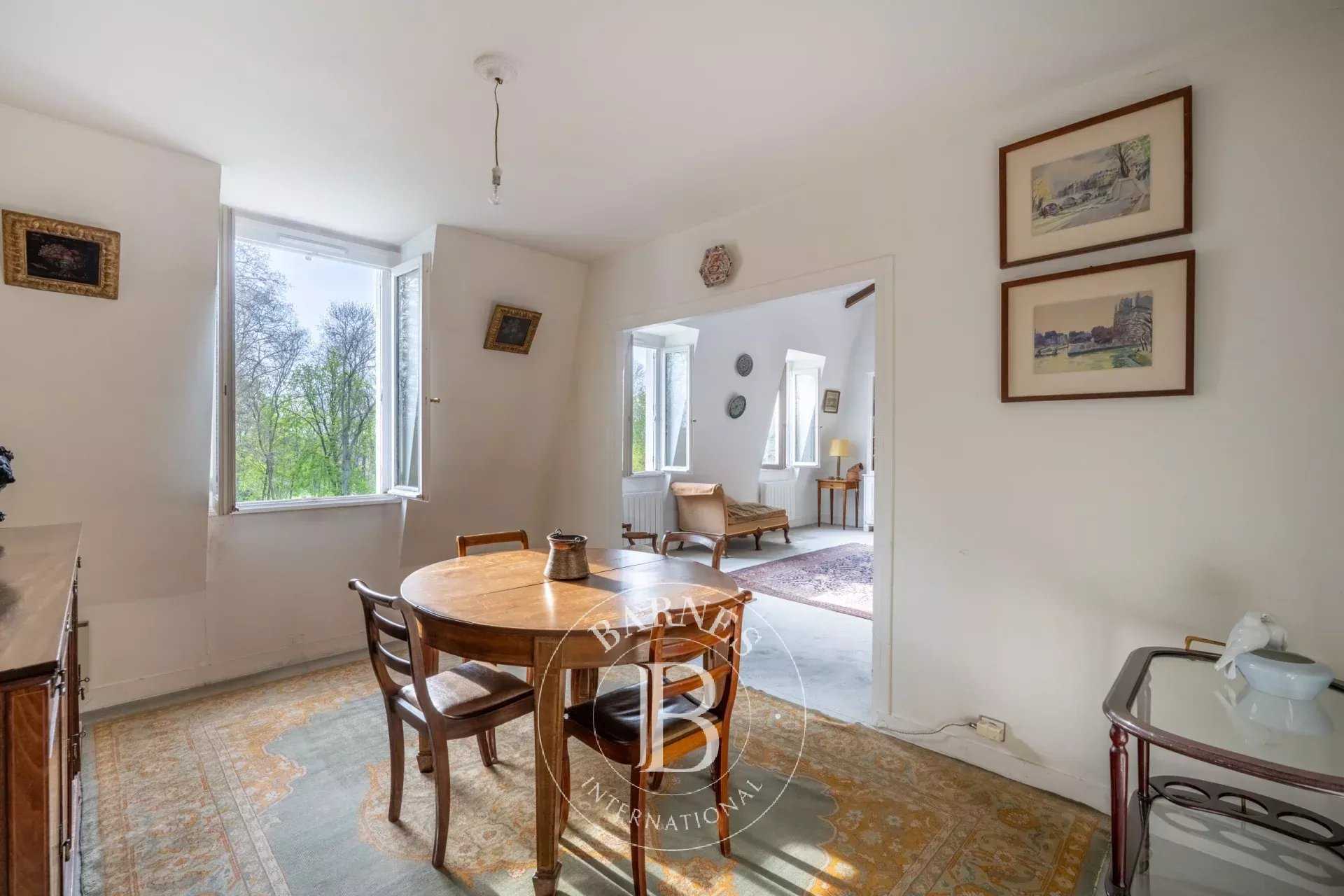 Versailles  - Apartment 5 Bedrooms