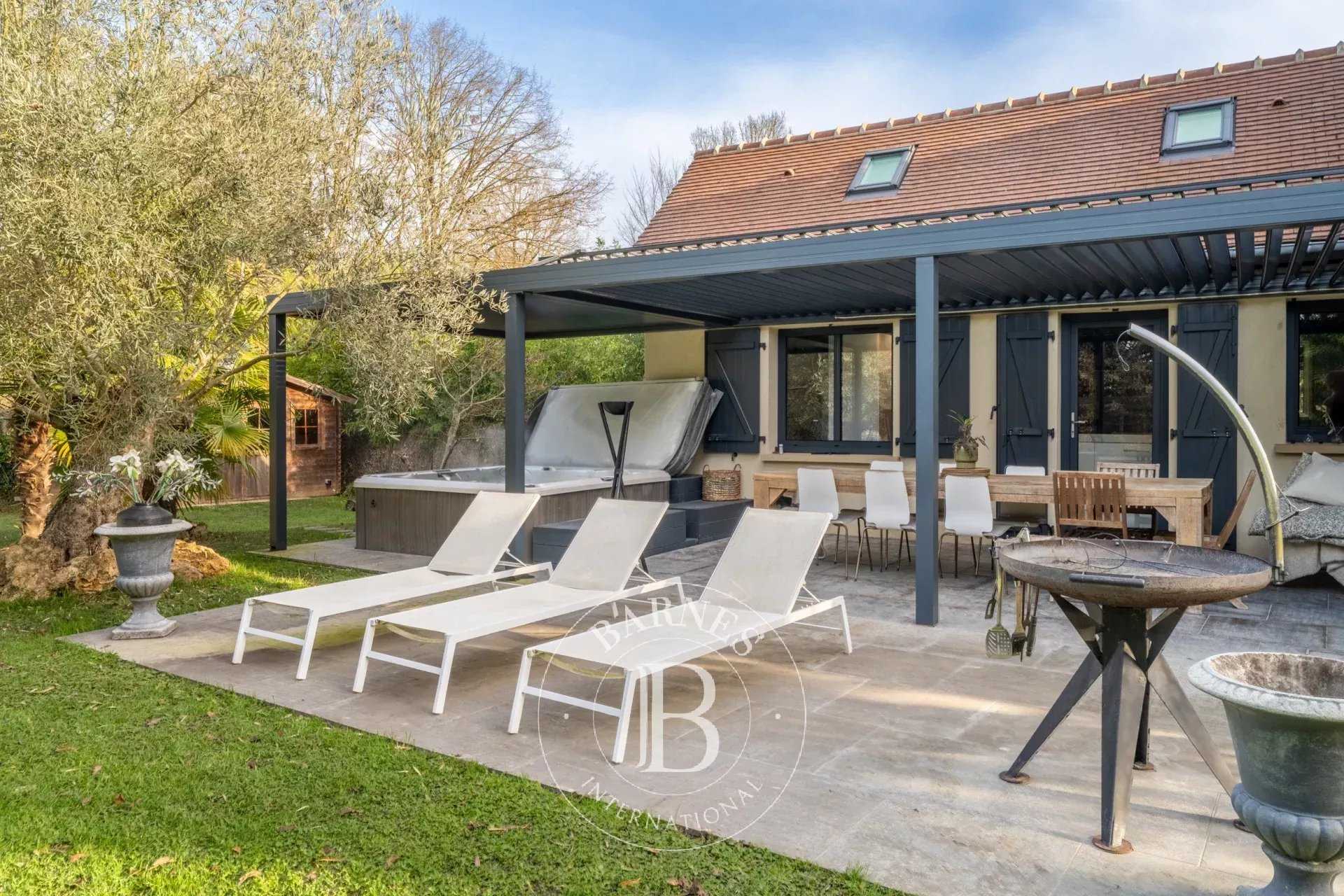 House Montfort-l'Amaury