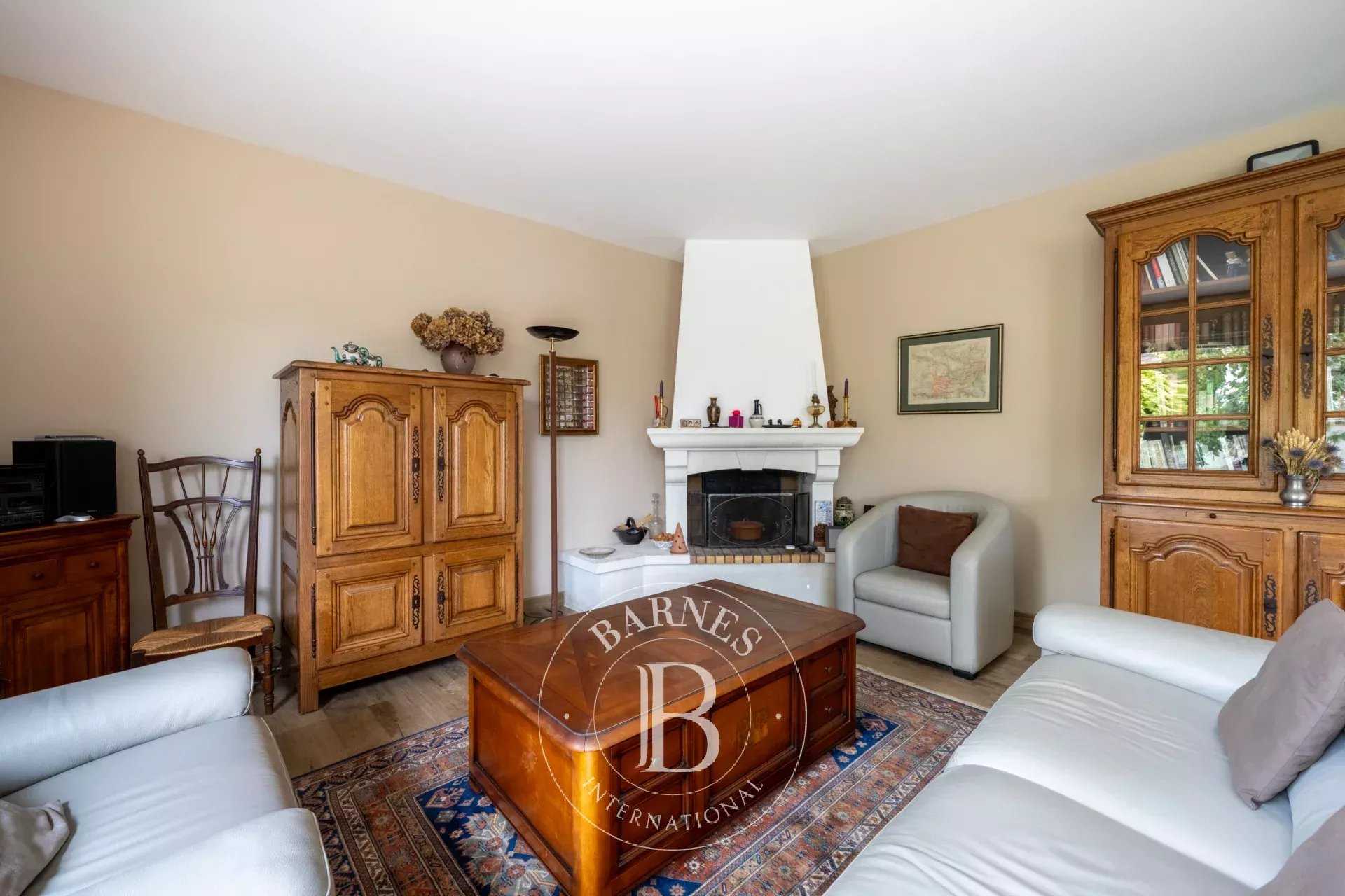 Le Chesnay-Rocquencourt  - Maison 10 Pièces 5 Chambres