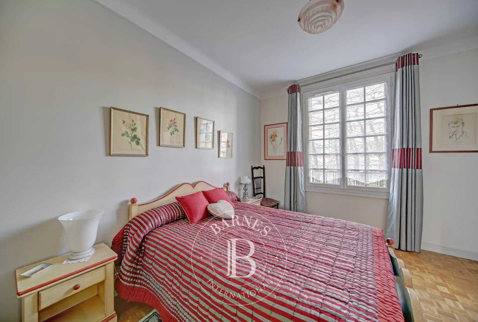 Versailles  - Apartment 3 Bedrooms