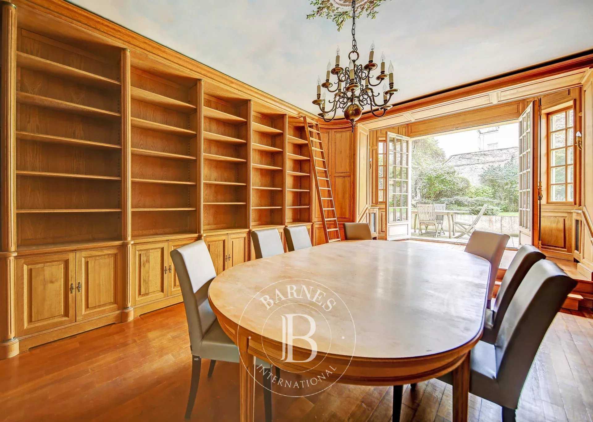 Versailles  - House 8 Bedrooms