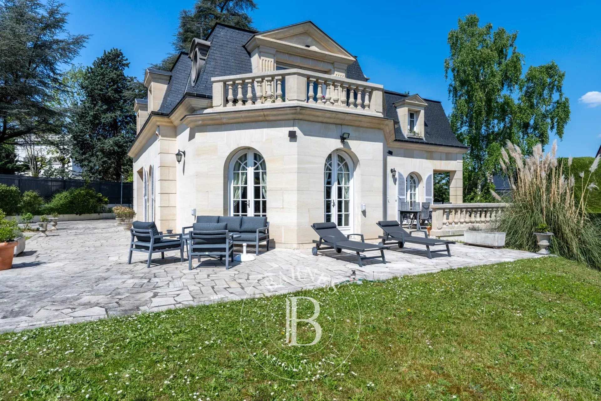 La Celle-Saint-Cloud  - Maison 9 Pièces 5 Chambres