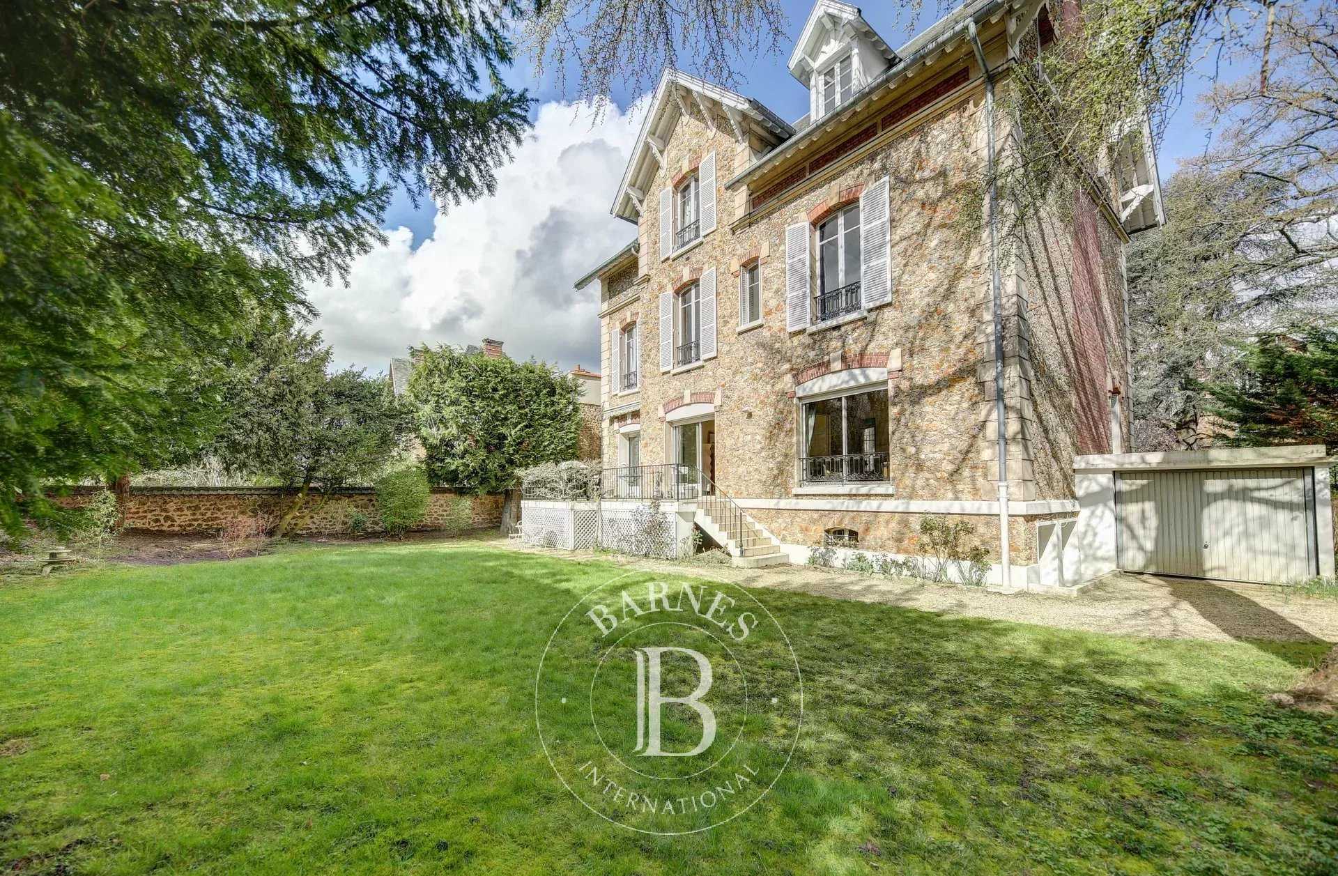 Versailles  - Maison 10 Pi&egrave;ces 8 Chambres