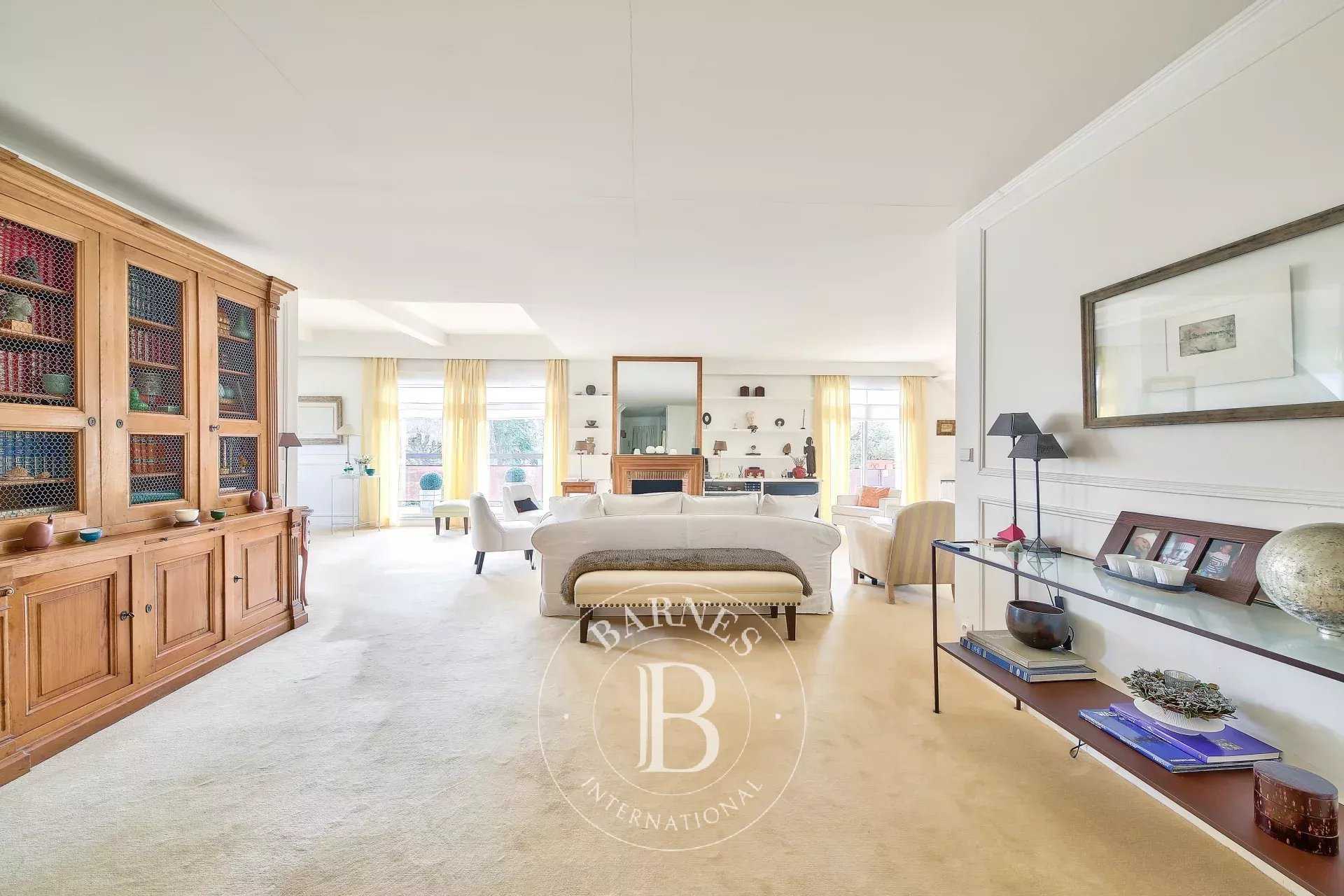 Jouy-en-Josas  - Appartement 5 Pièces 3 Chambres