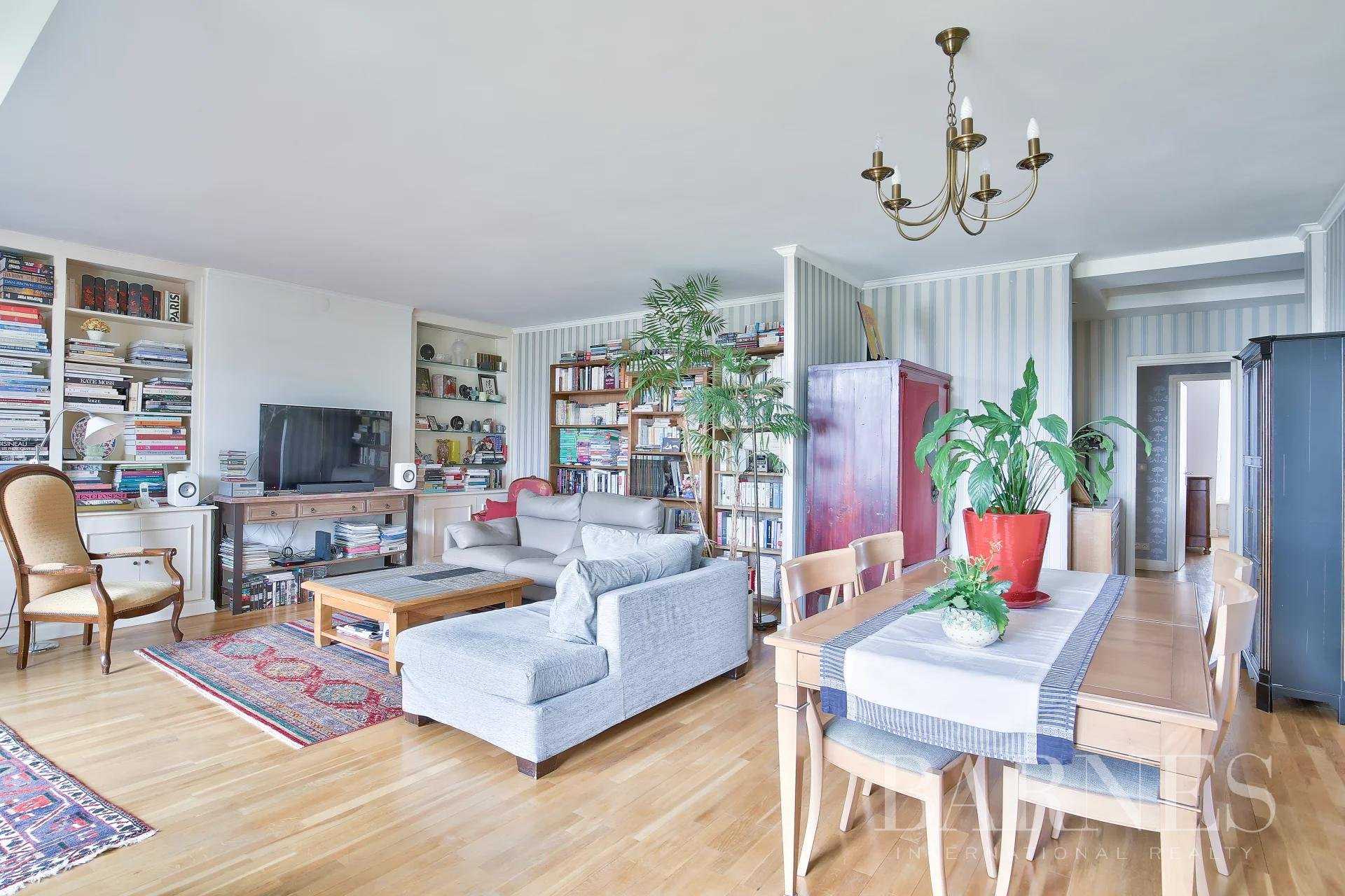 Versailles  - Appartement 5 Pièces 3 Chambres