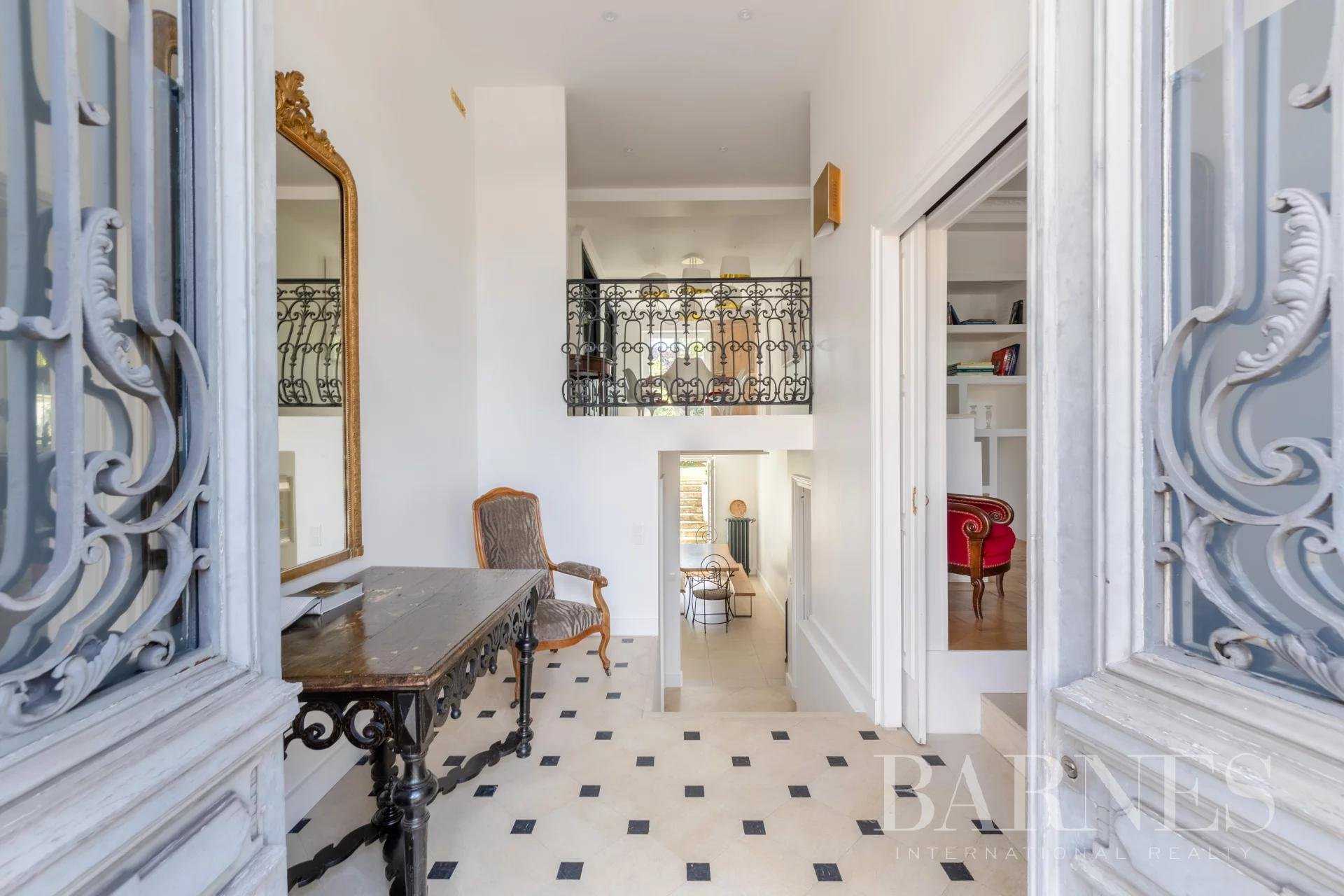 Versailles  - Hôtel particulier 7 Pièces 4 Chambres