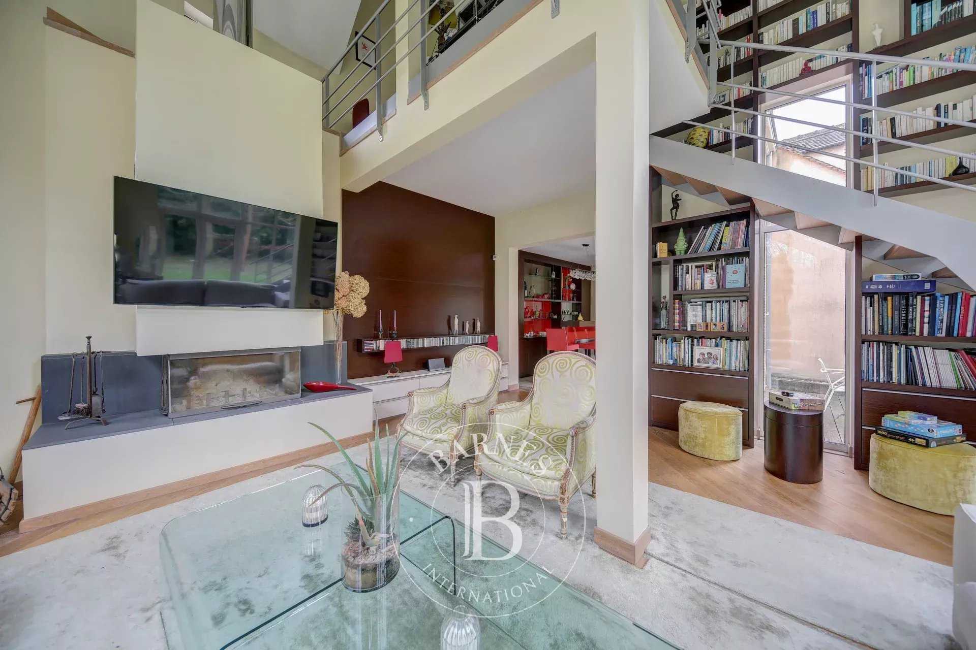 Jouy-en-Josas  - Maison 10 Pi&egrave;ces 4 Chambres