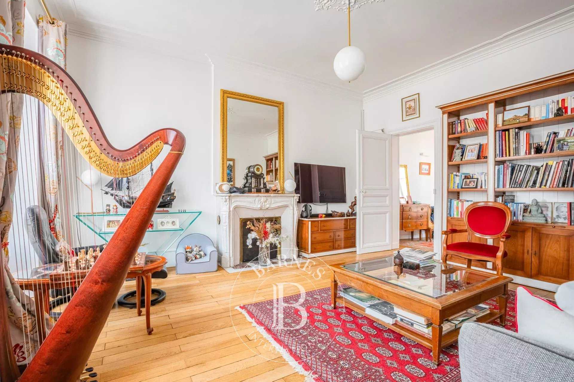 Versailles  - Appartement 5 Pièces 3 Chambres