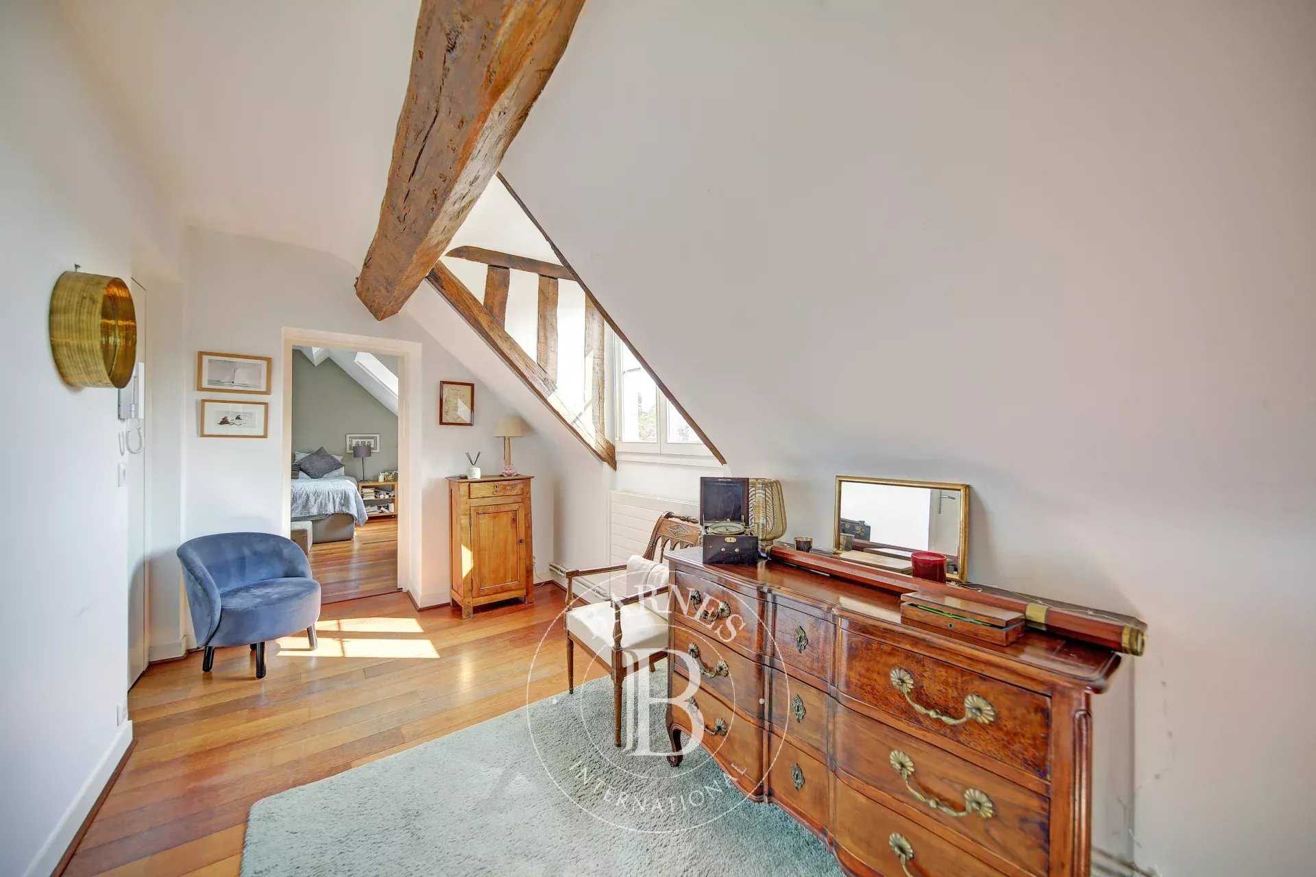 Versailles  - Apartment 4 Bedrooms