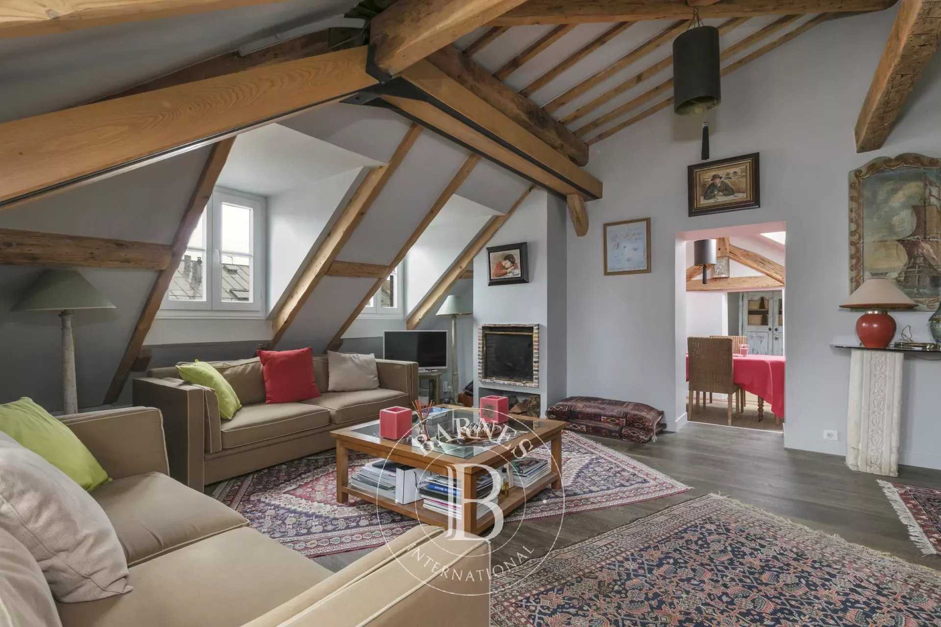 Versailles  - Appartement 5 Pièces 2 Chambres