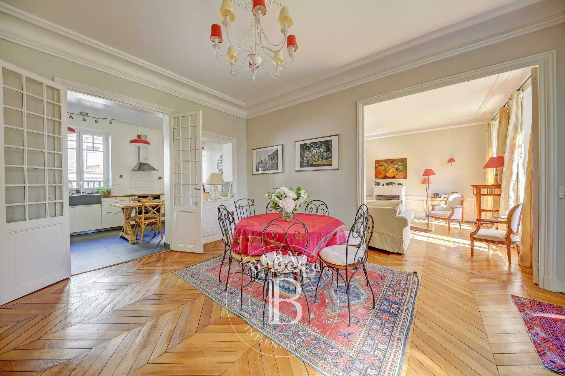 Versailles  - Appartement 7 Pi&egrave;ces 5 Chambres