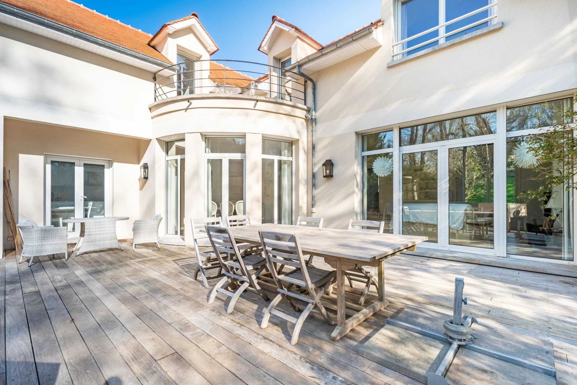 L'Étang-la-Ville  - Maison 9 Pi&egrave;ces 4 Chambres