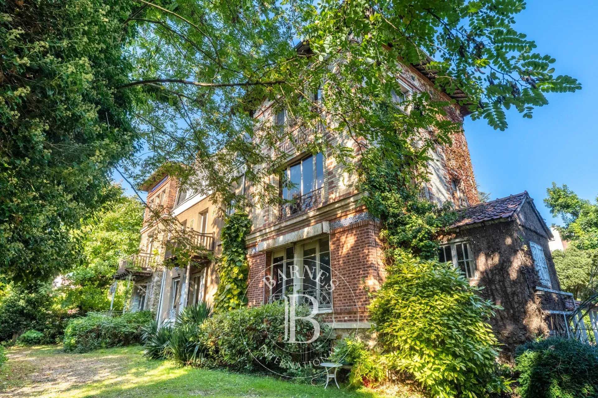 Versailles  - Maison 16 Pièces 4 Chambres