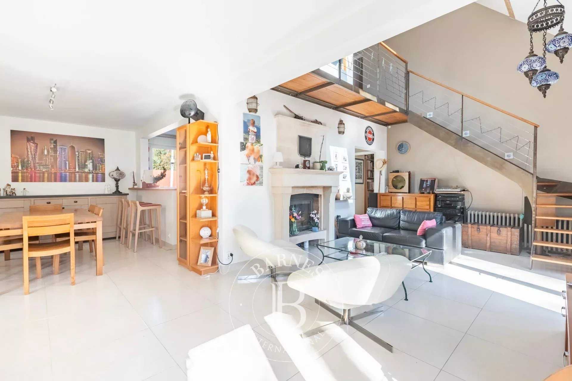 L'Étang-la-Ville  - Maison 9 Pi&egrave;ces 5 Chambres