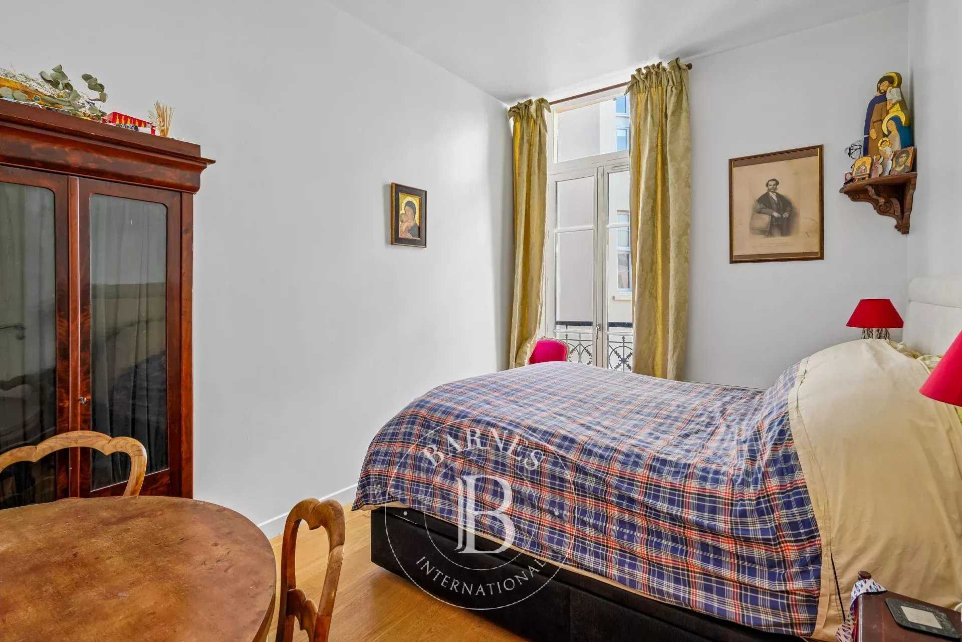 Versailles  - Appartement 3 Pi&egrave;ces 2 Chambres