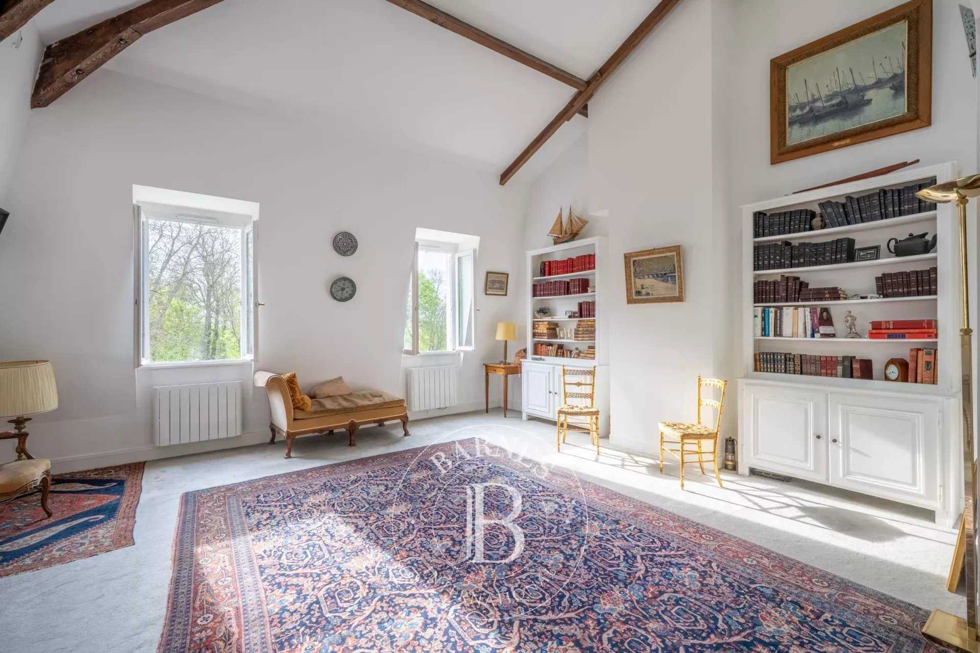 Versailles  - Apartment 5 Bedrooms
