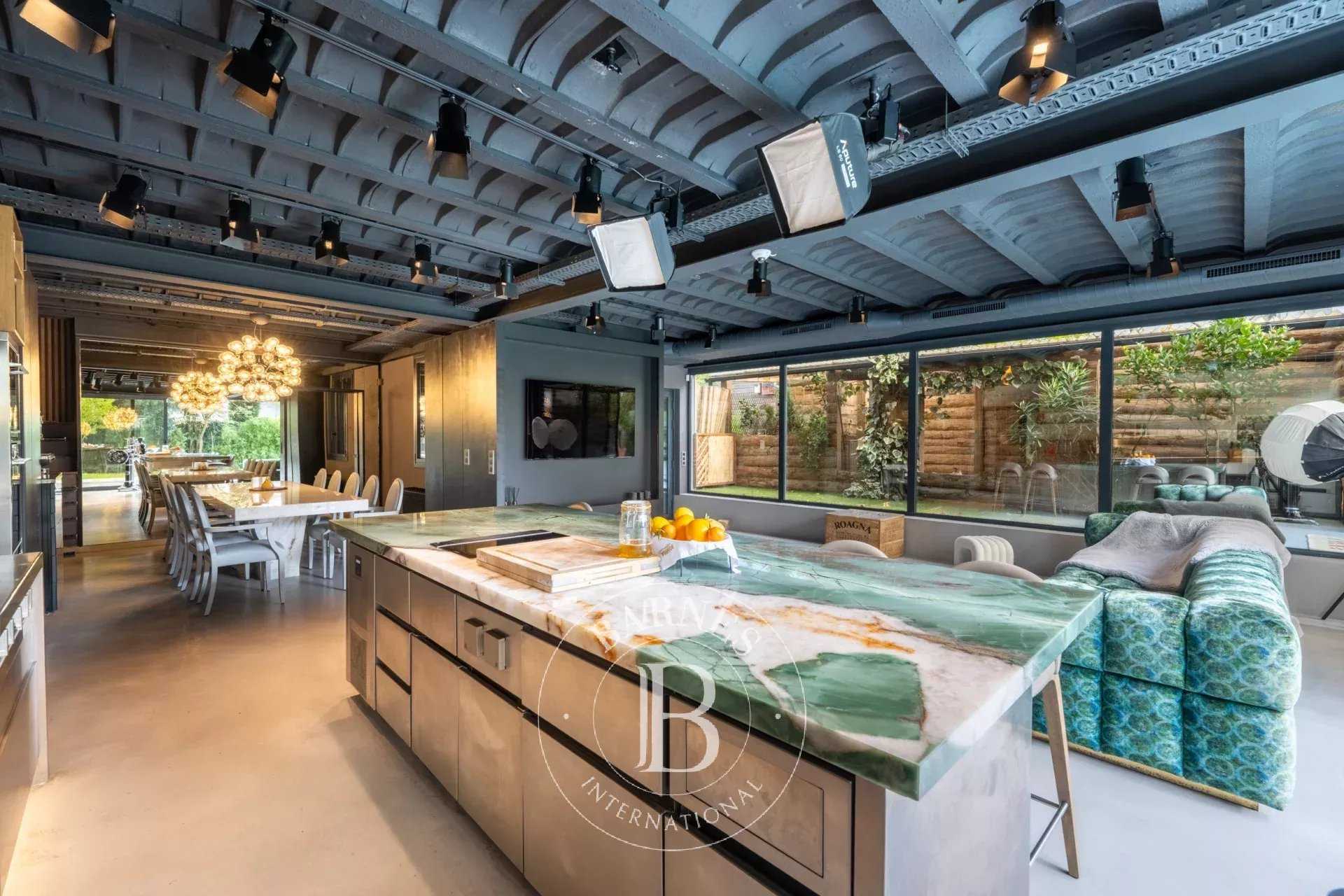 Le Chesnay-Rocquencourt  - Maison 8 Pièces 5 Chambres