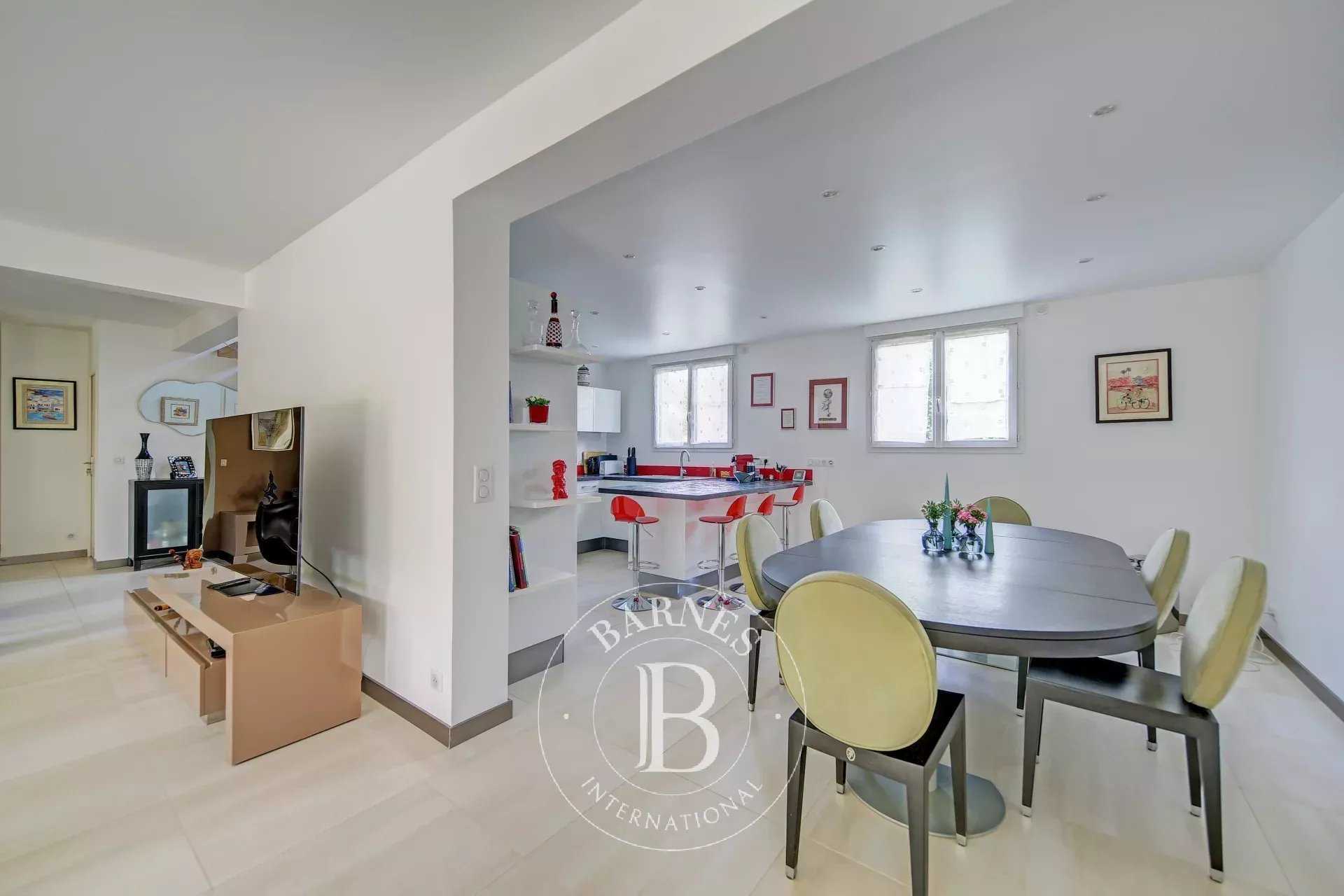 Saint-Nom-la-Bretèche  - House 5 Bedrooms