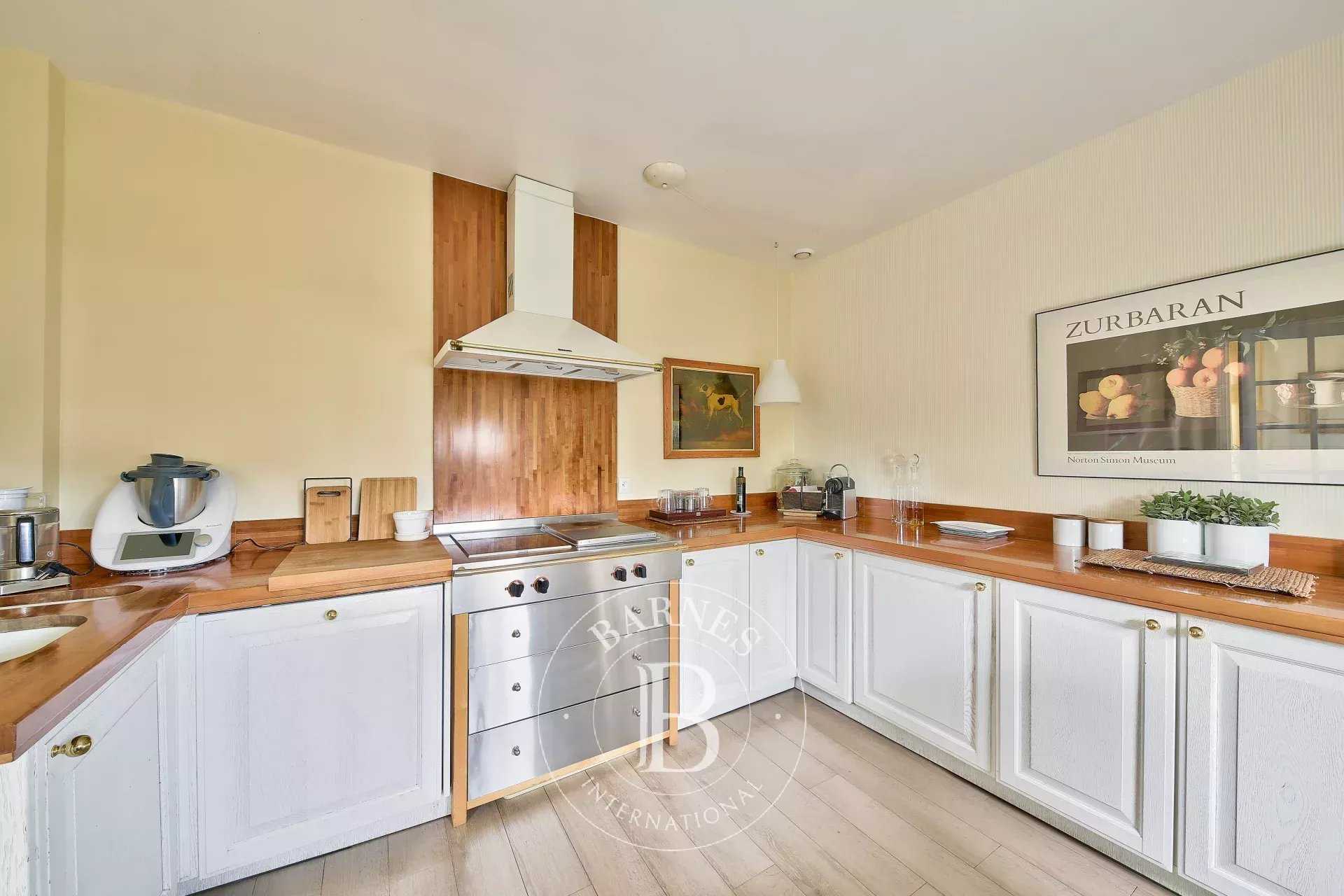 Jouy-en-Josas  - Appartement 5 Pièces 3 Chambres