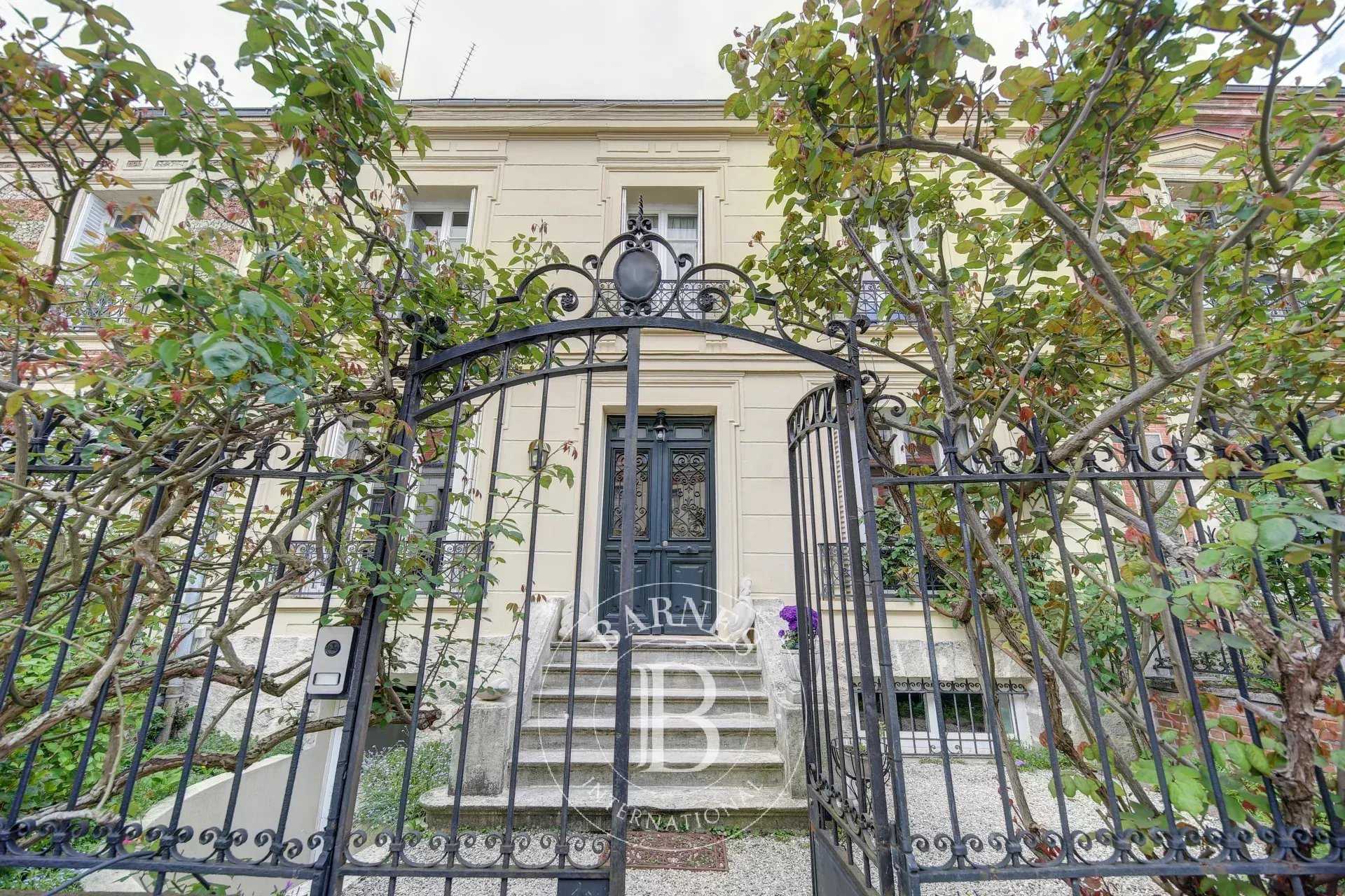 Versailles  - House 6 Bedrooms