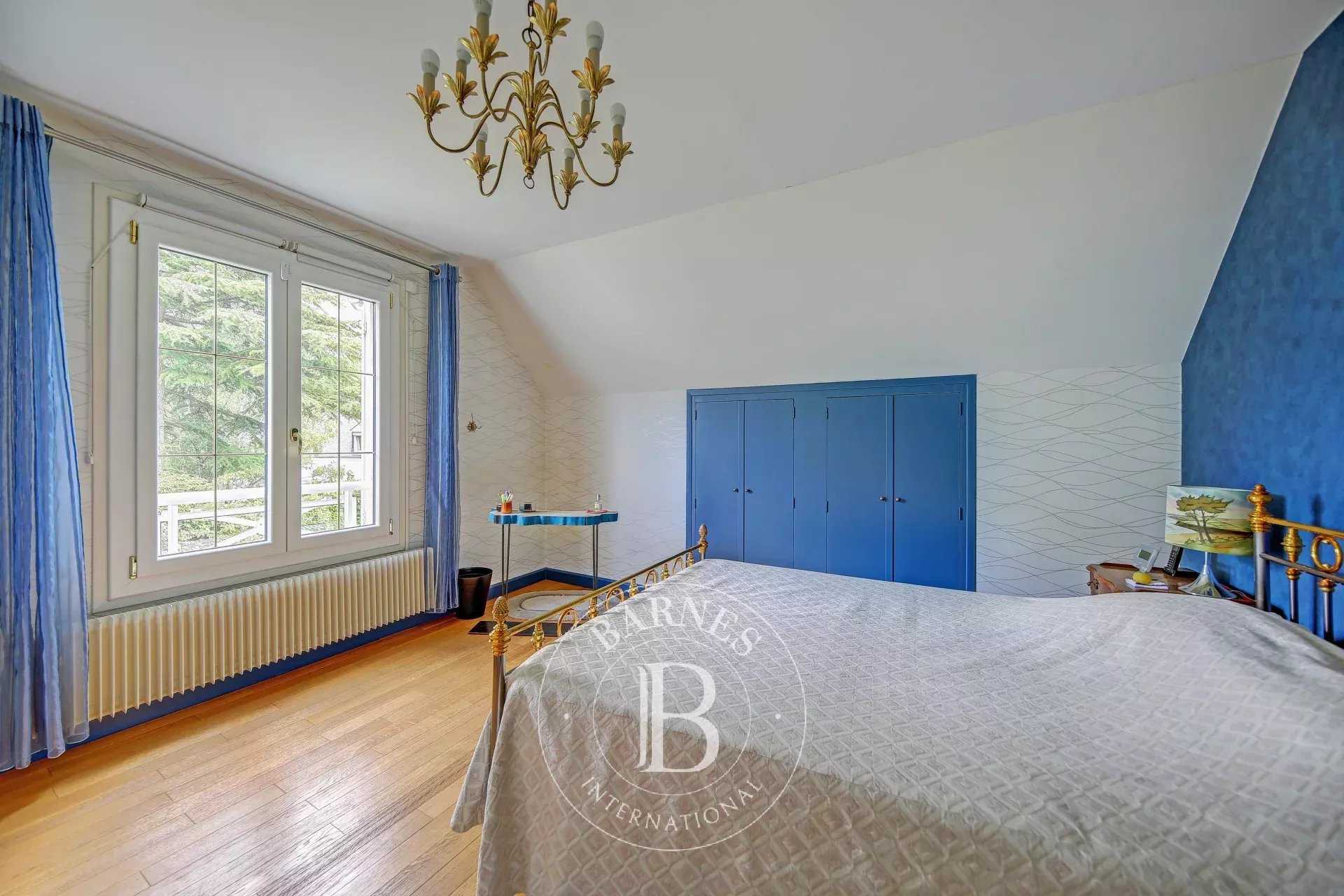 Noisy-le-Roi  - House 6 Bedrooms