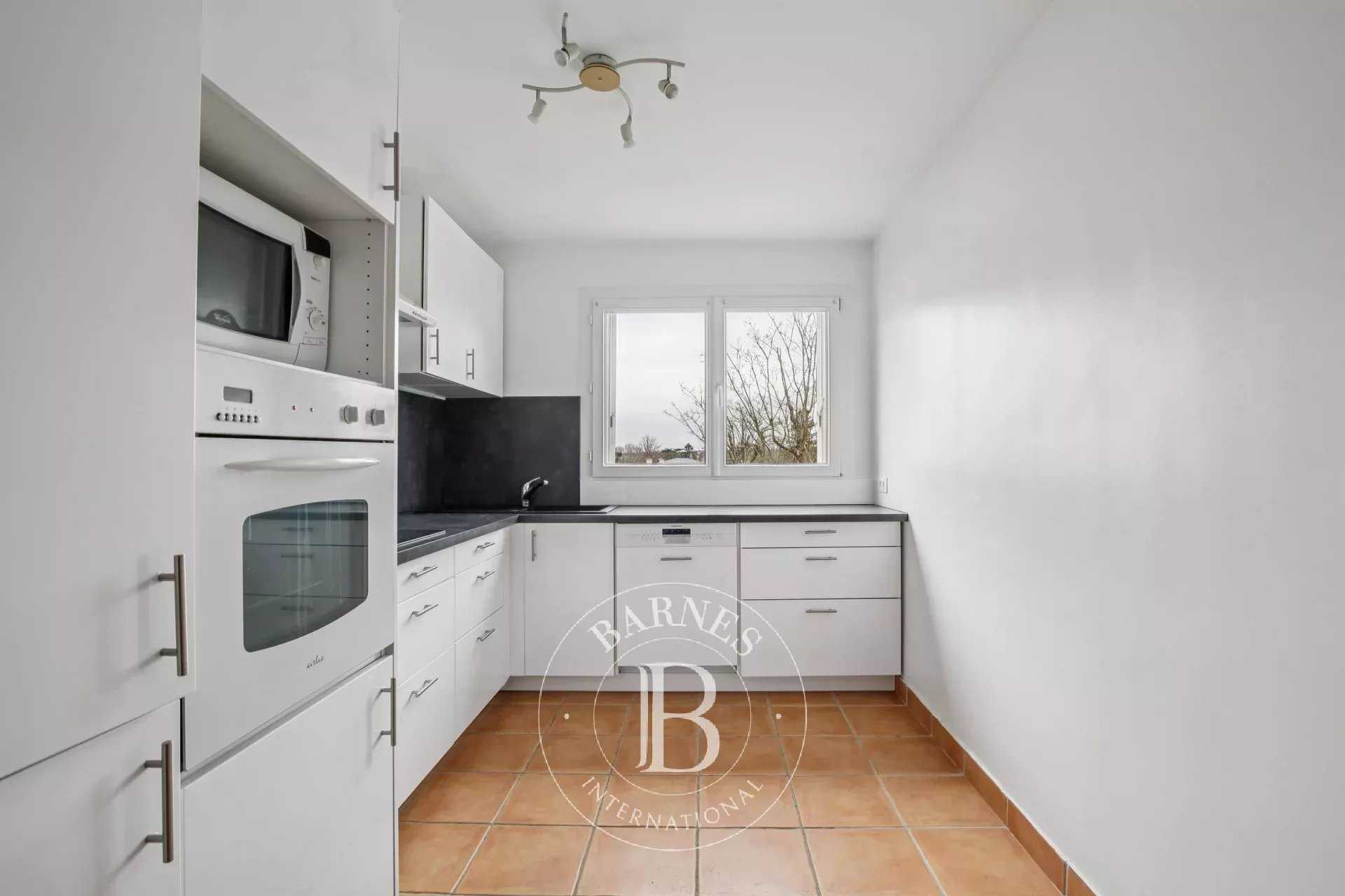 Versailles  - Appartement 3 Pi&egrave;ces 2 Chambres