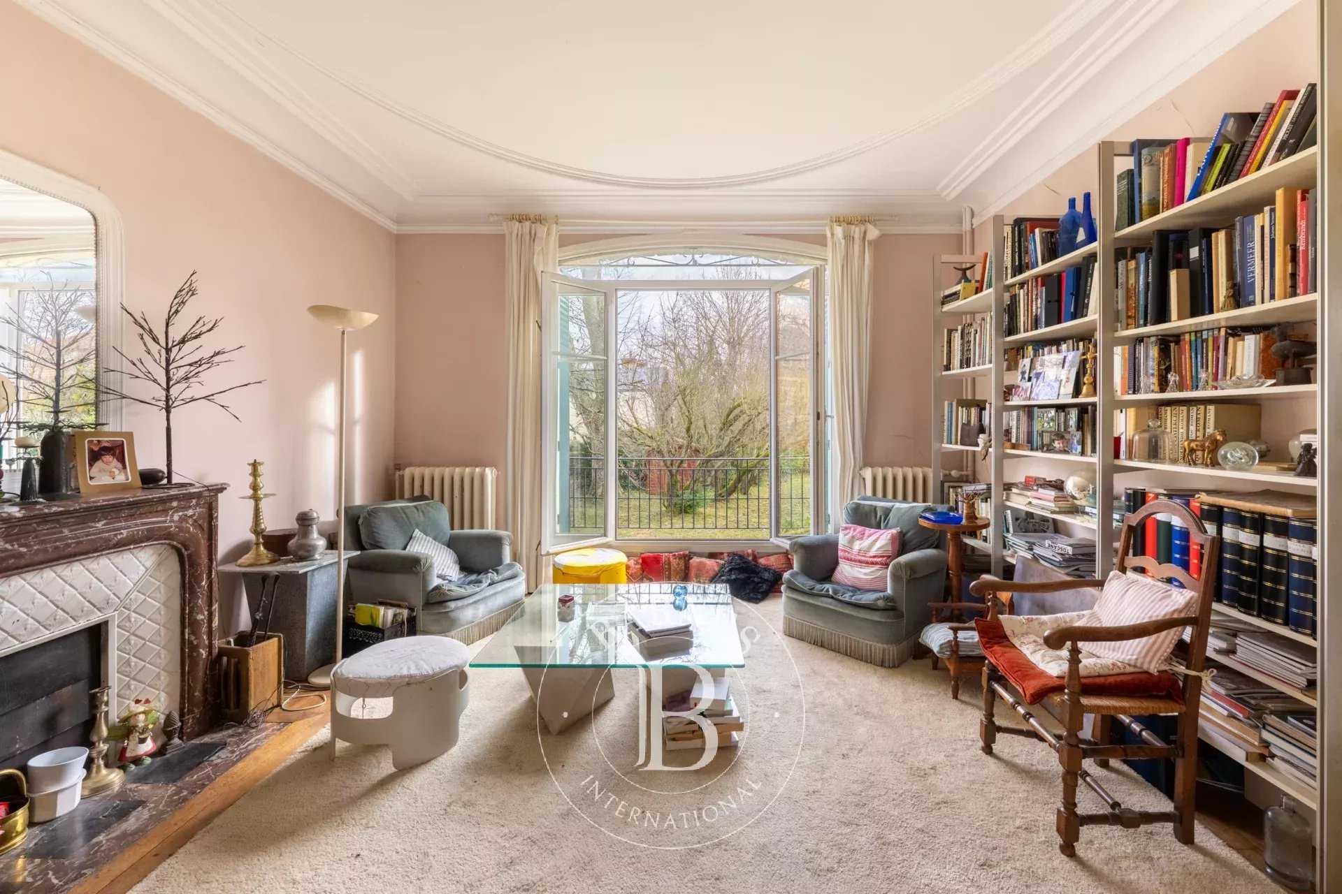 Viroflay  - House 7 Bedrooms